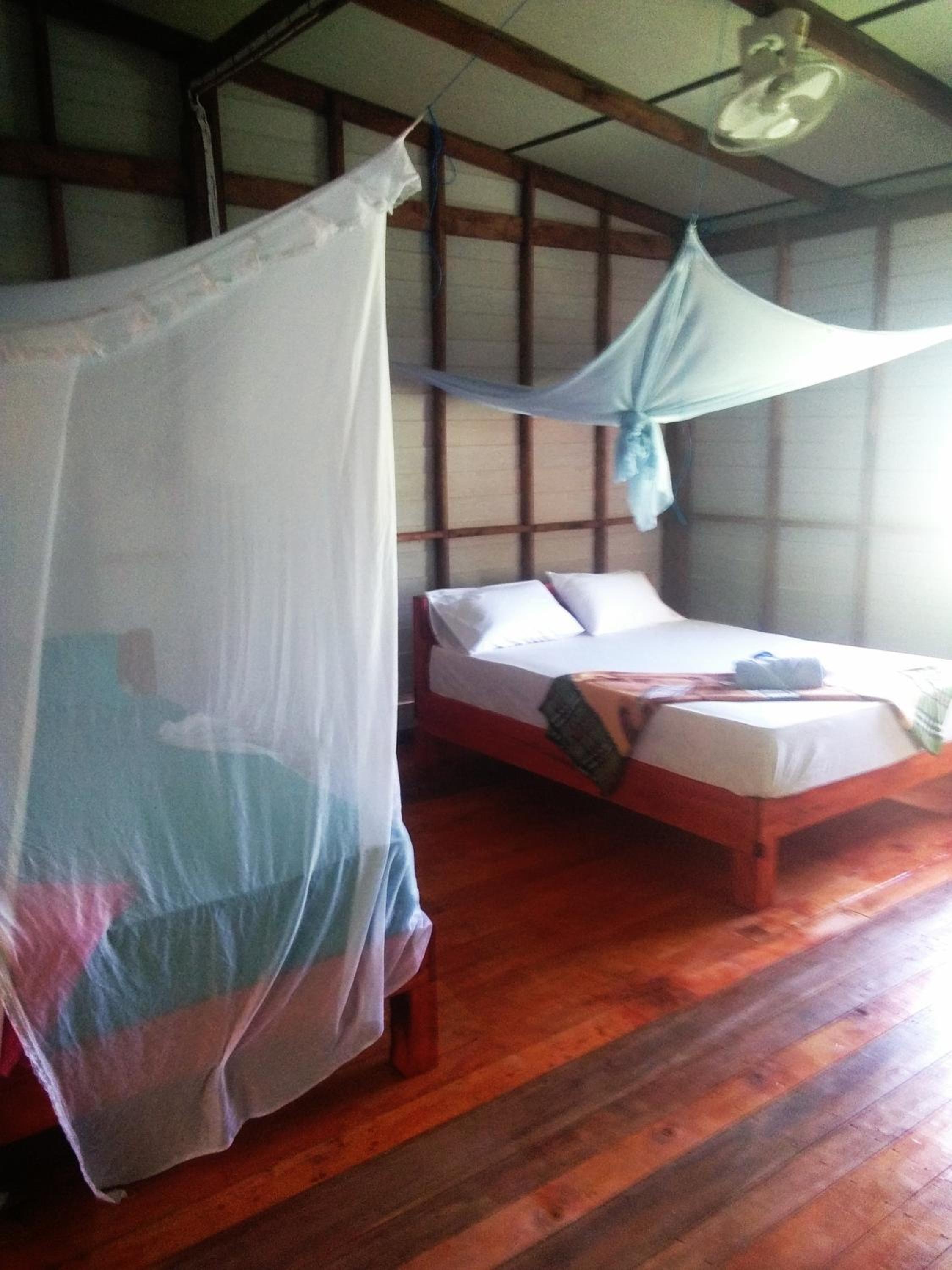 Hutyee Boat Bungalow view 3