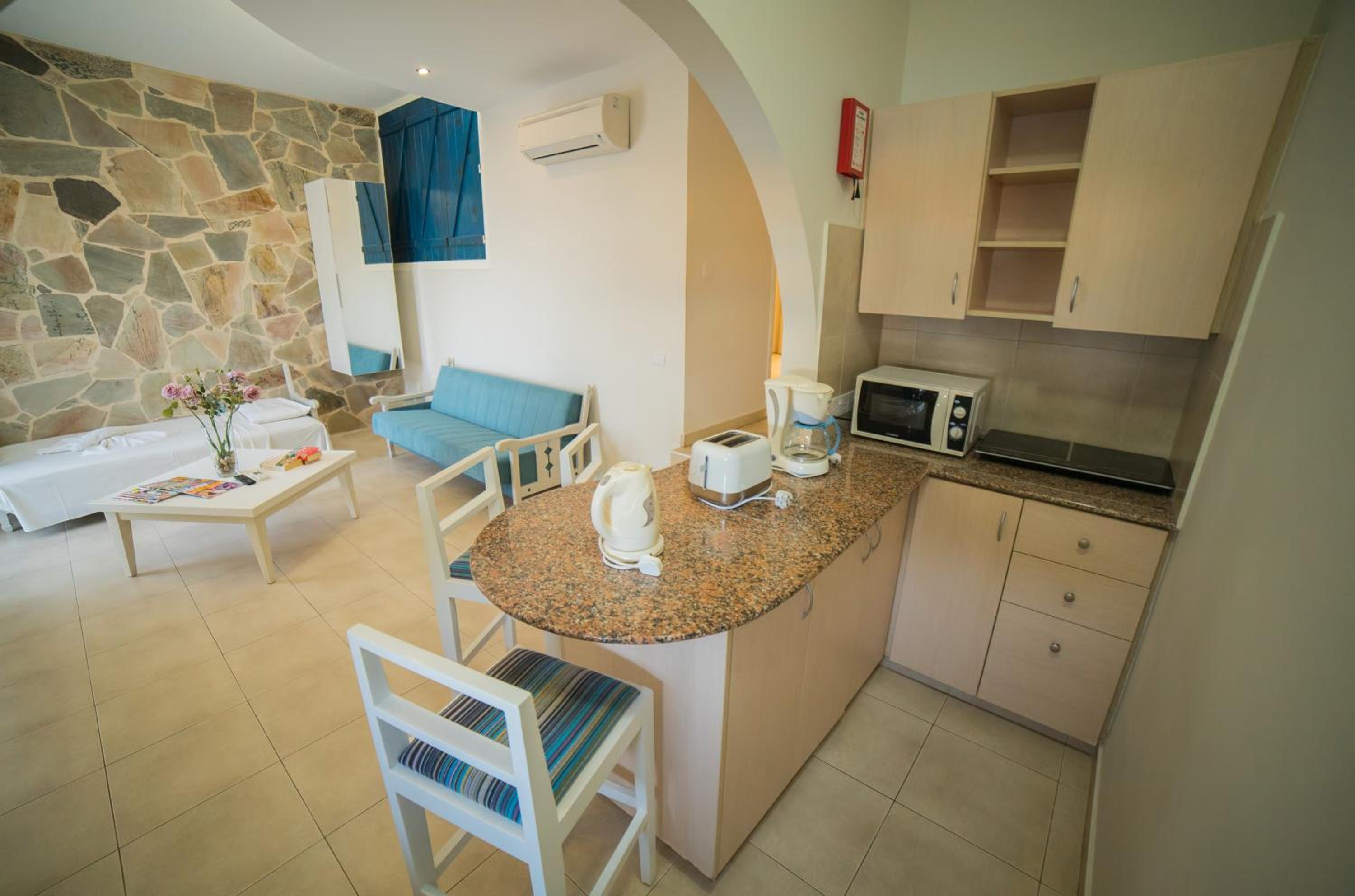 Protaras Vacations - MyroAndrou Beach Hotel Apartments - Property Image 2