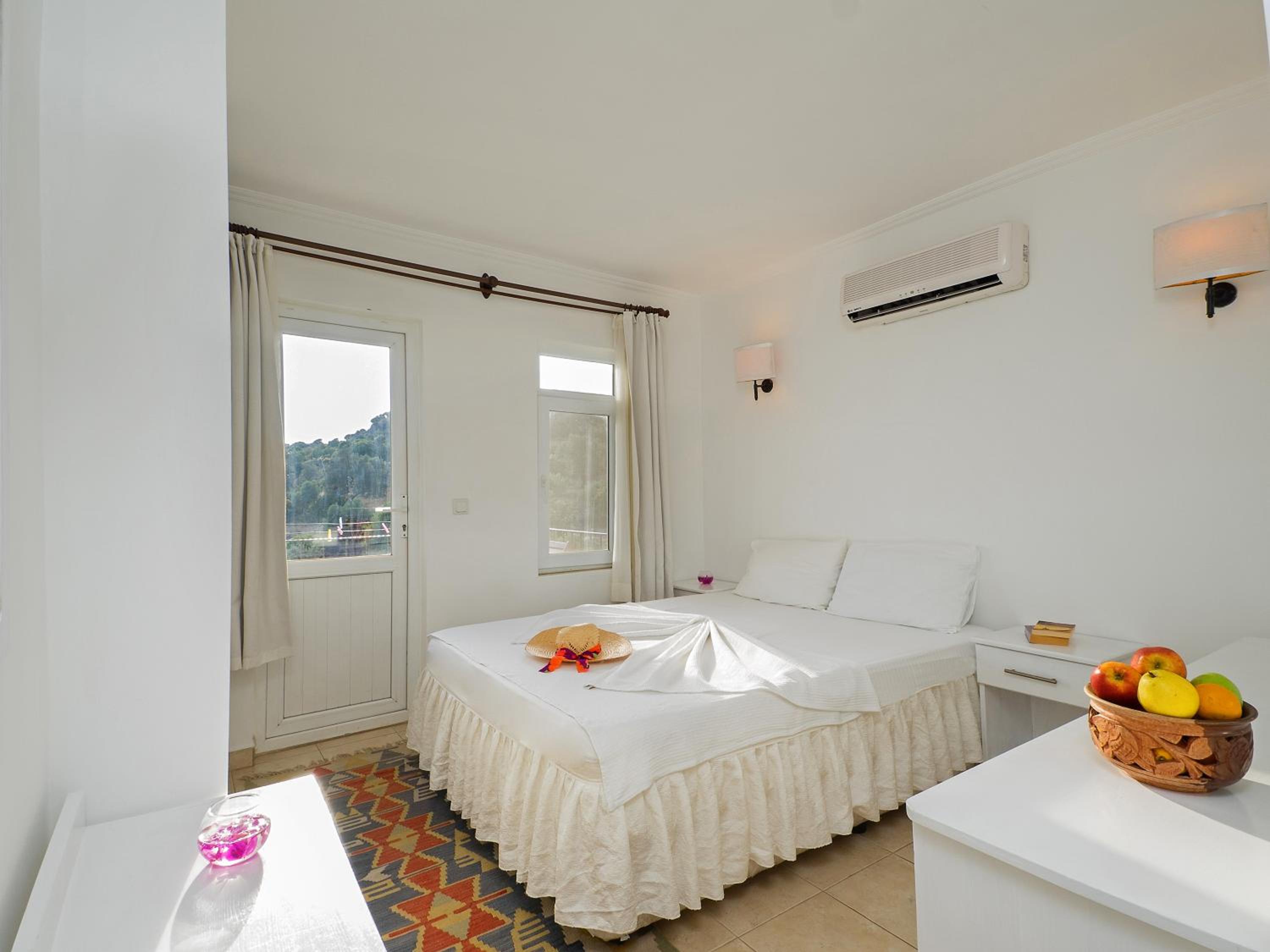 Hideaway - Image 128