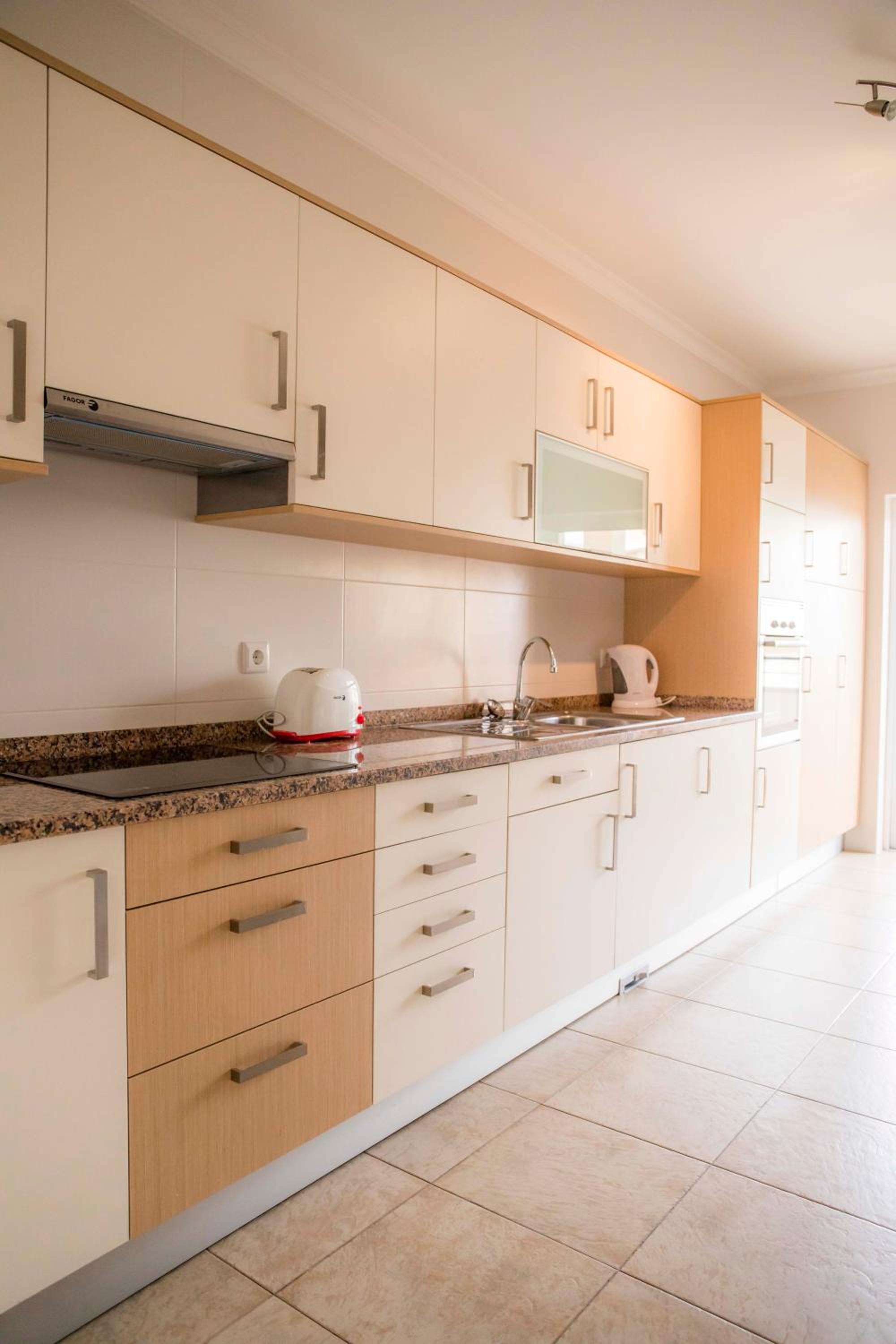 C02 - Luxury 3 Bed With Pool View