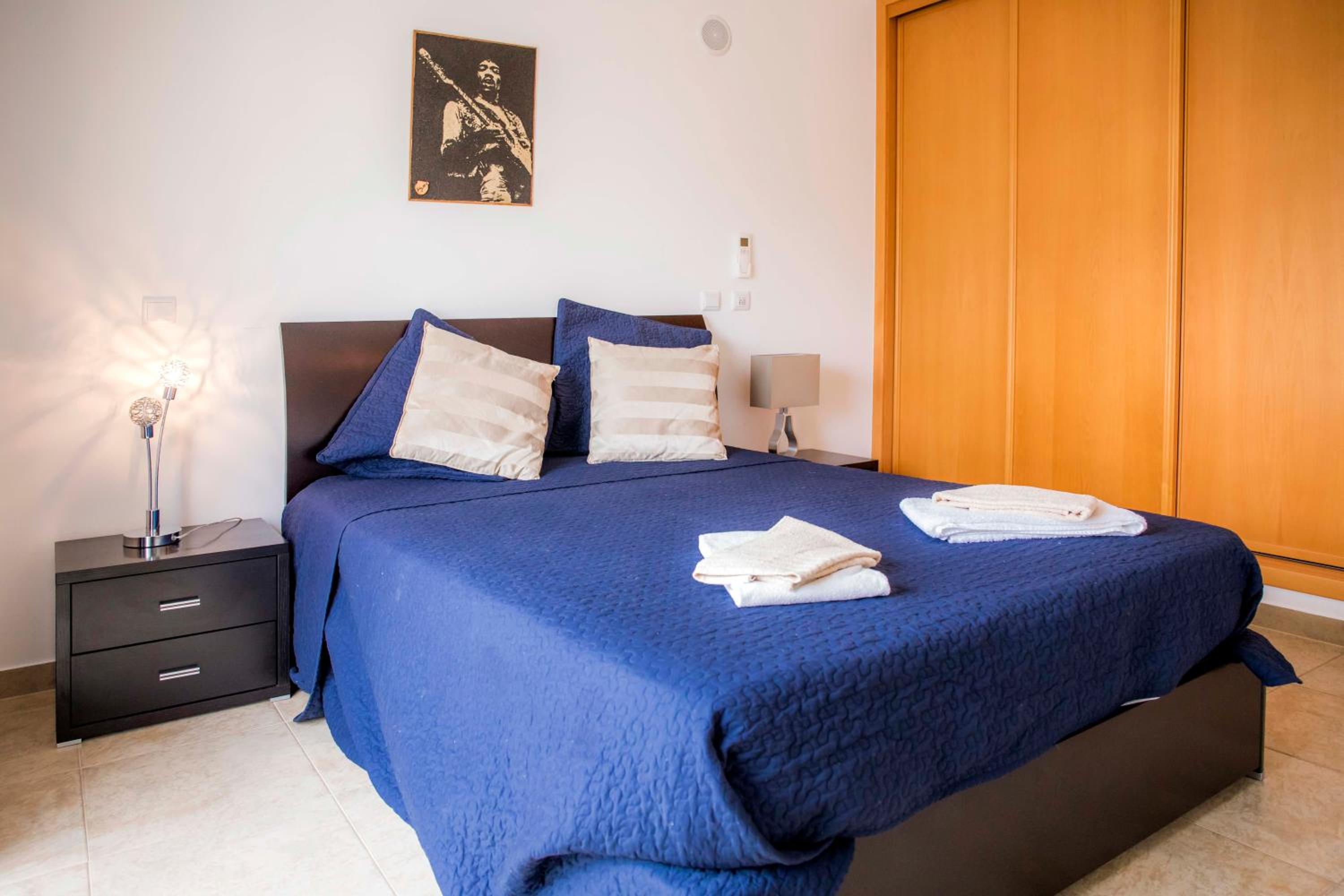 C02 - Luxury 3 Bed With Pool View