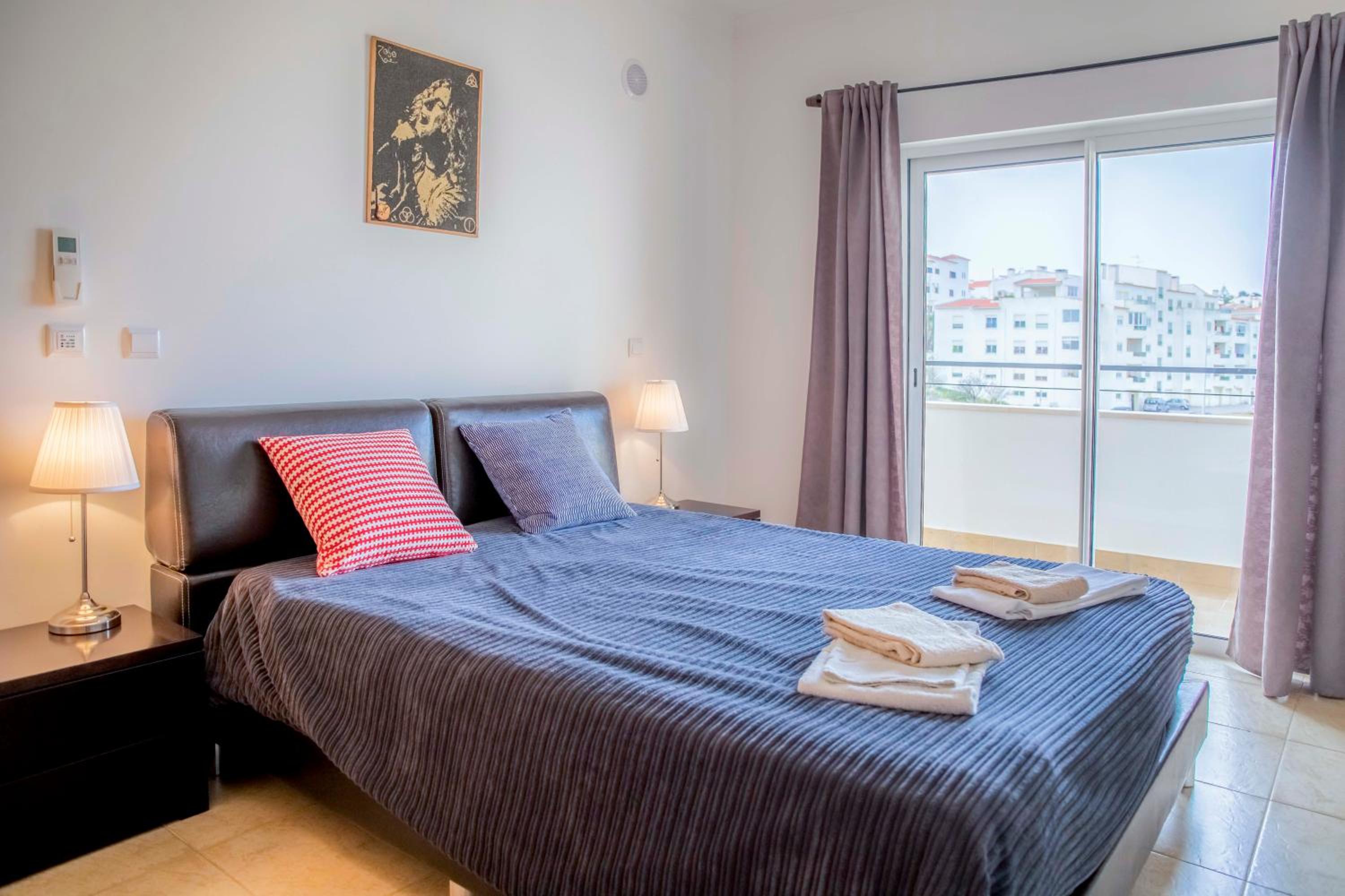C02 - Luxury 3 Bed With Pool View