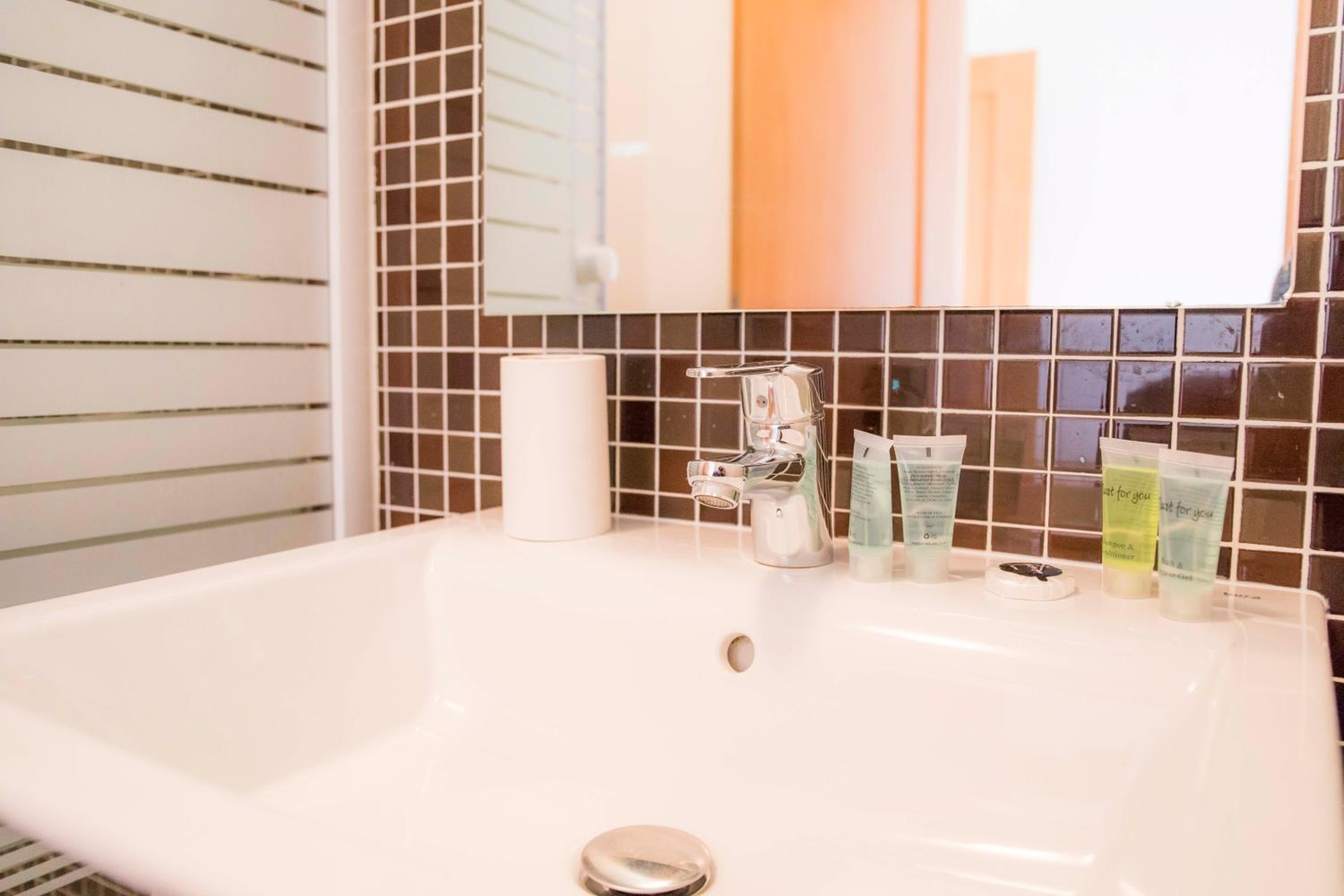 C02 - Luxury 3 Bed With Pool View