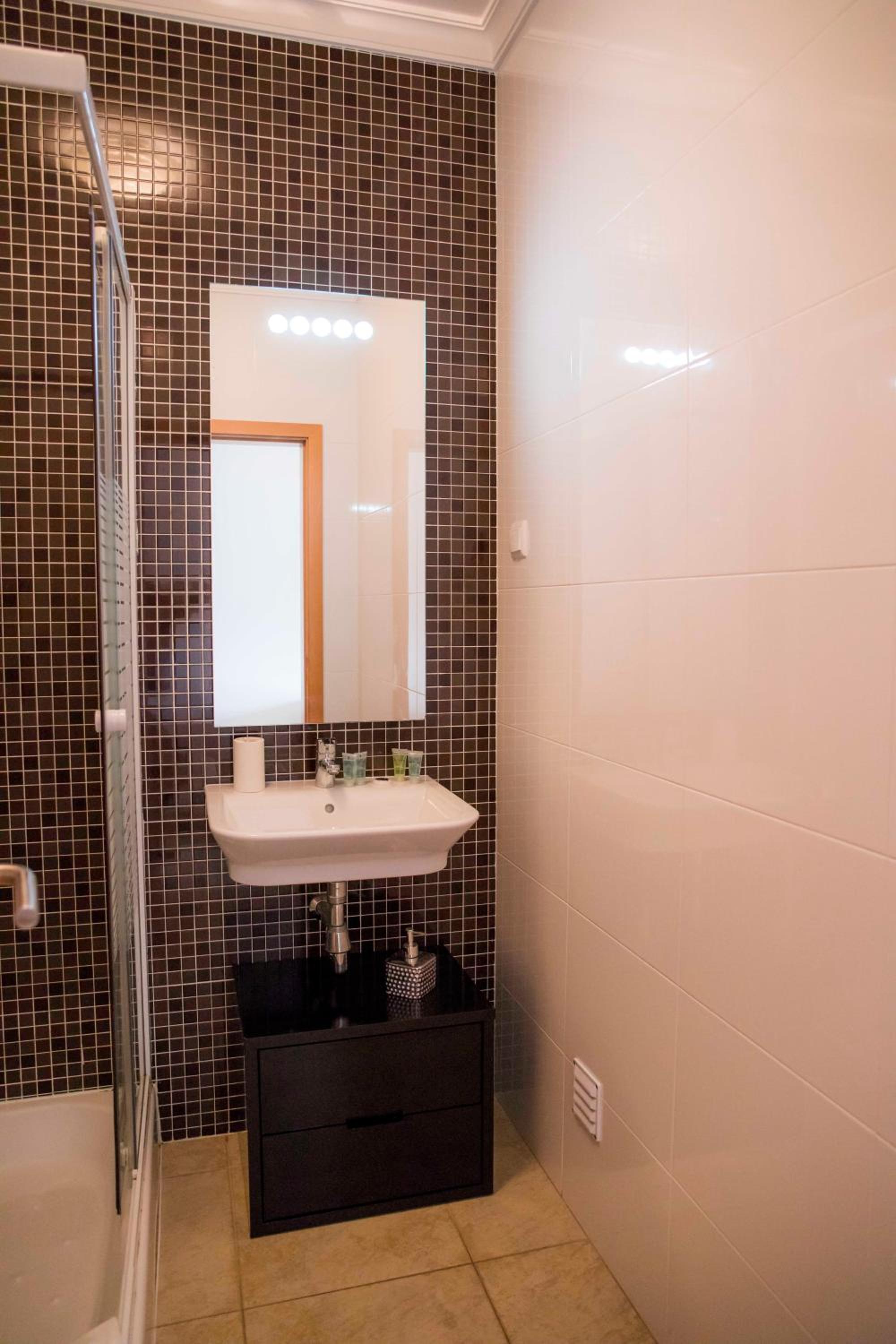 C02 - Luxury 3 Bed With Pool View