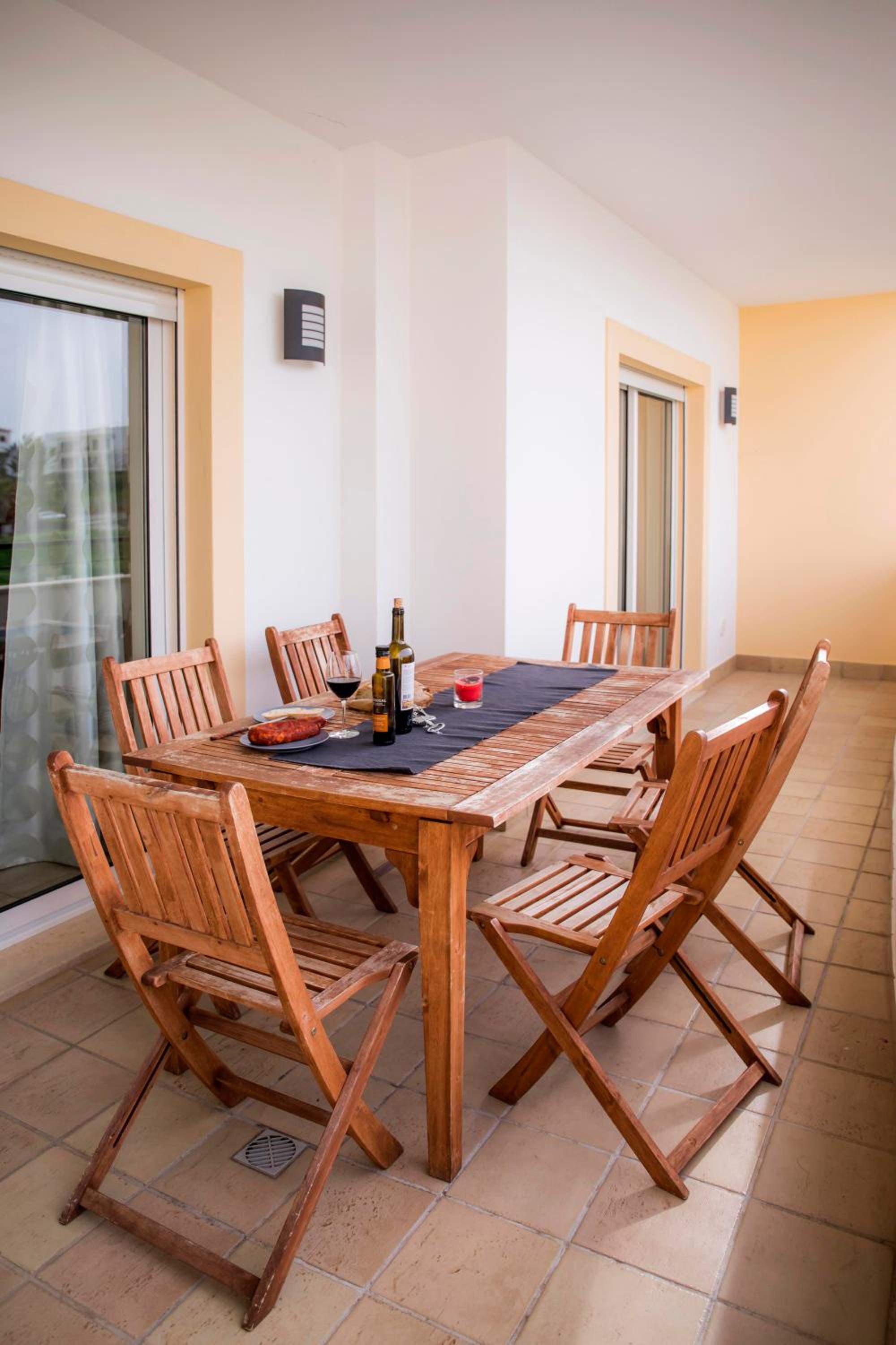 C02 - Luxury 3 Bed With Pool View