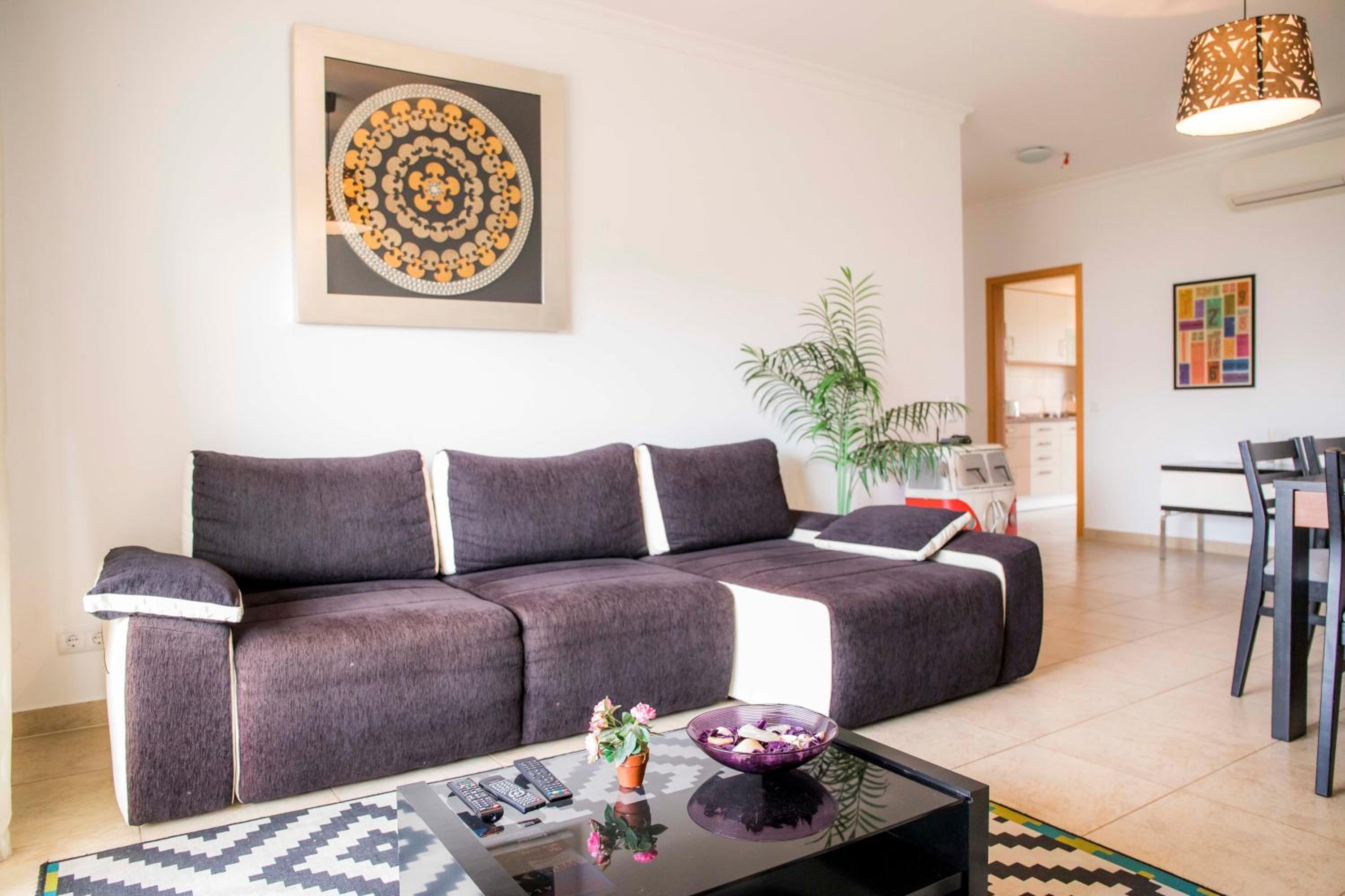 C02 - Luxury 3 Bed With Pool View