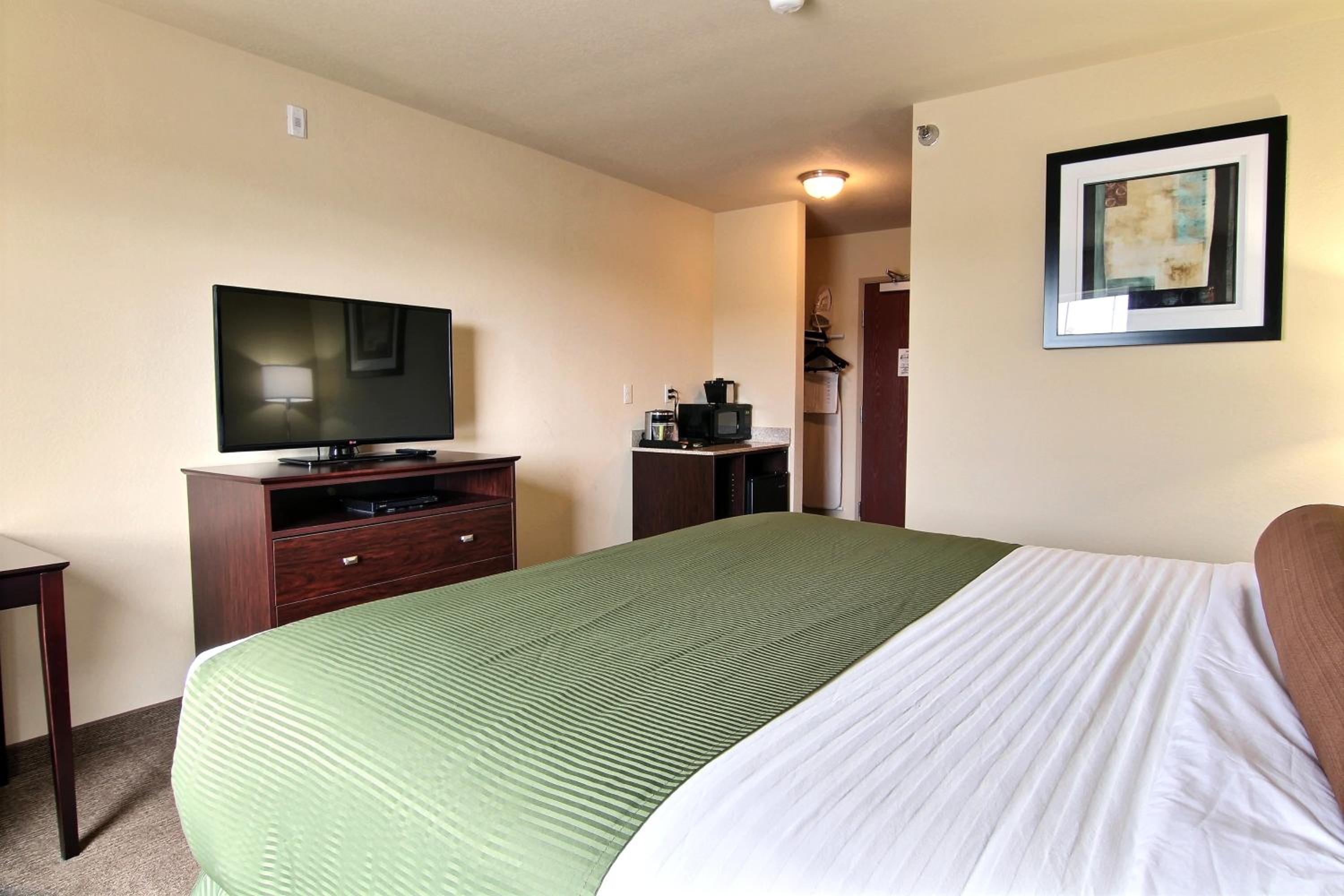 AmeriVu inn and Suites - Crookston