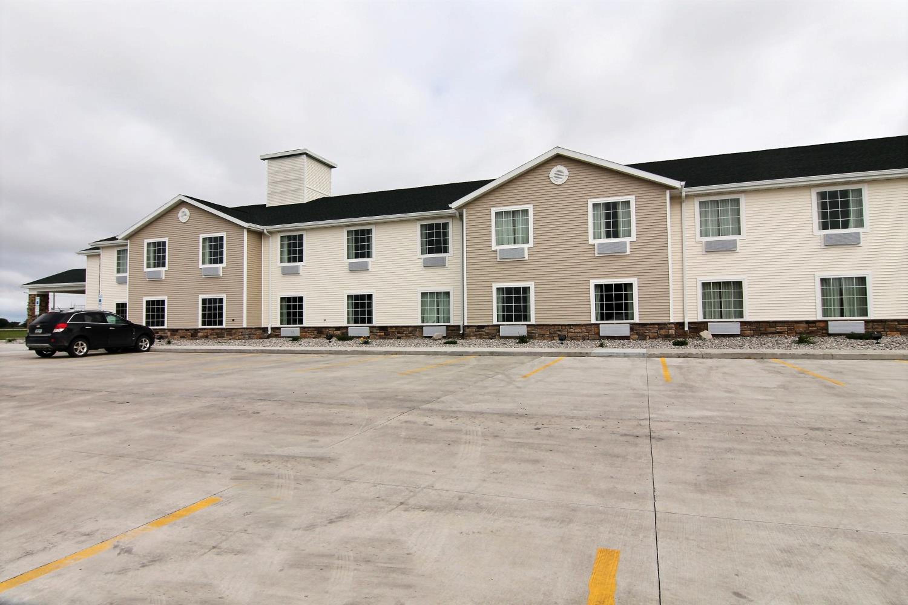 AmeriVu inn and Suites - Crookston