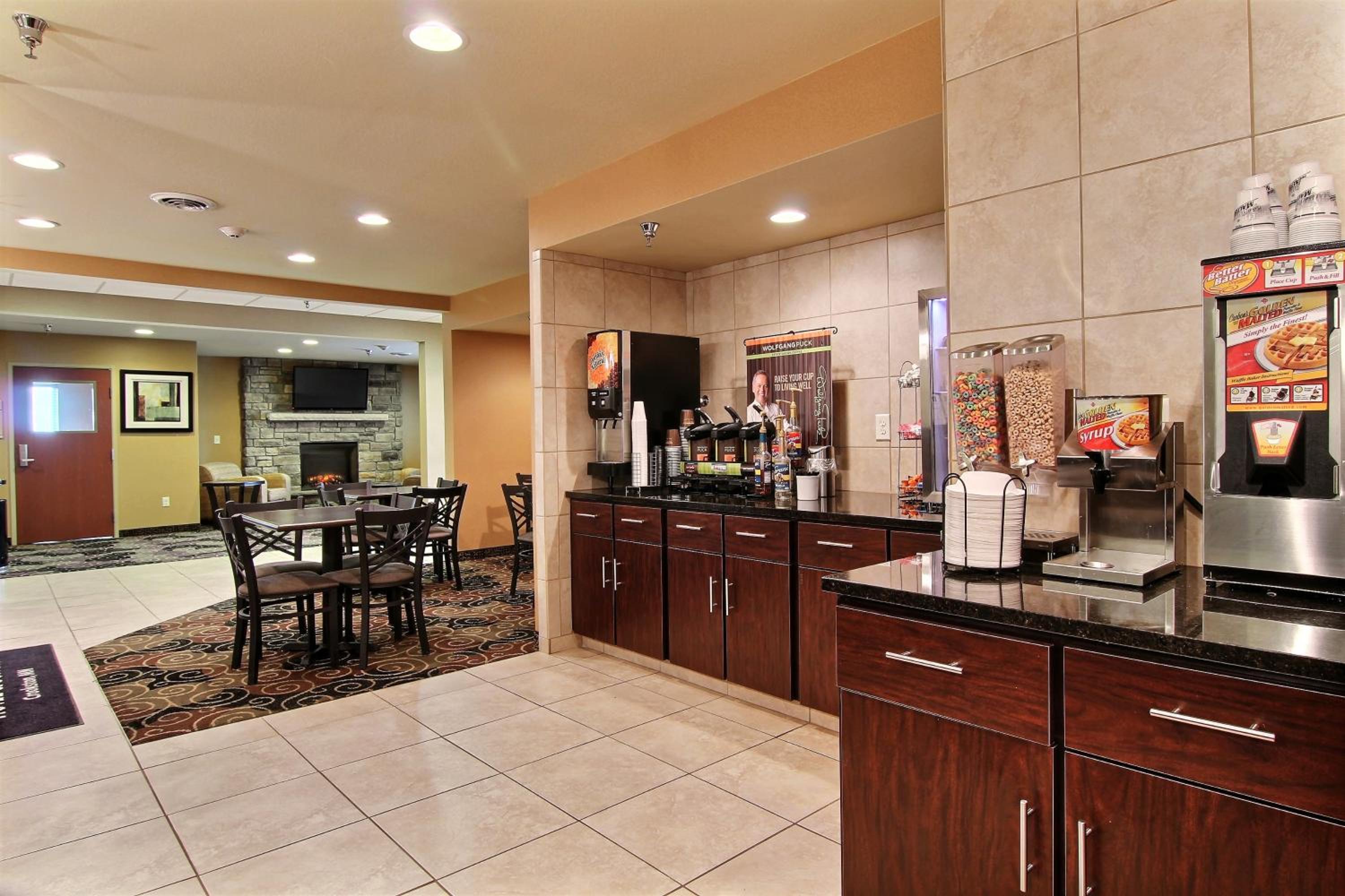 AmeriVu inn and Suites - Crookston