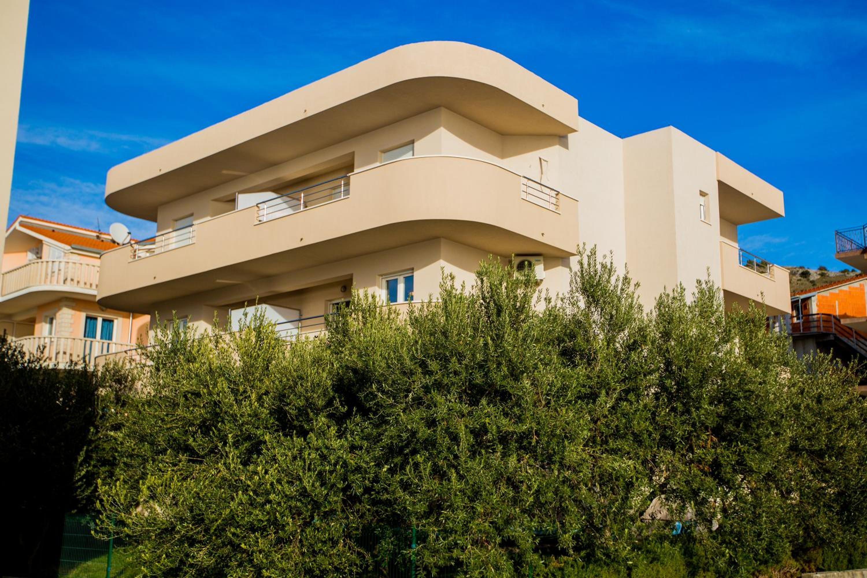 Hotel Maiv Apartments - Image 1