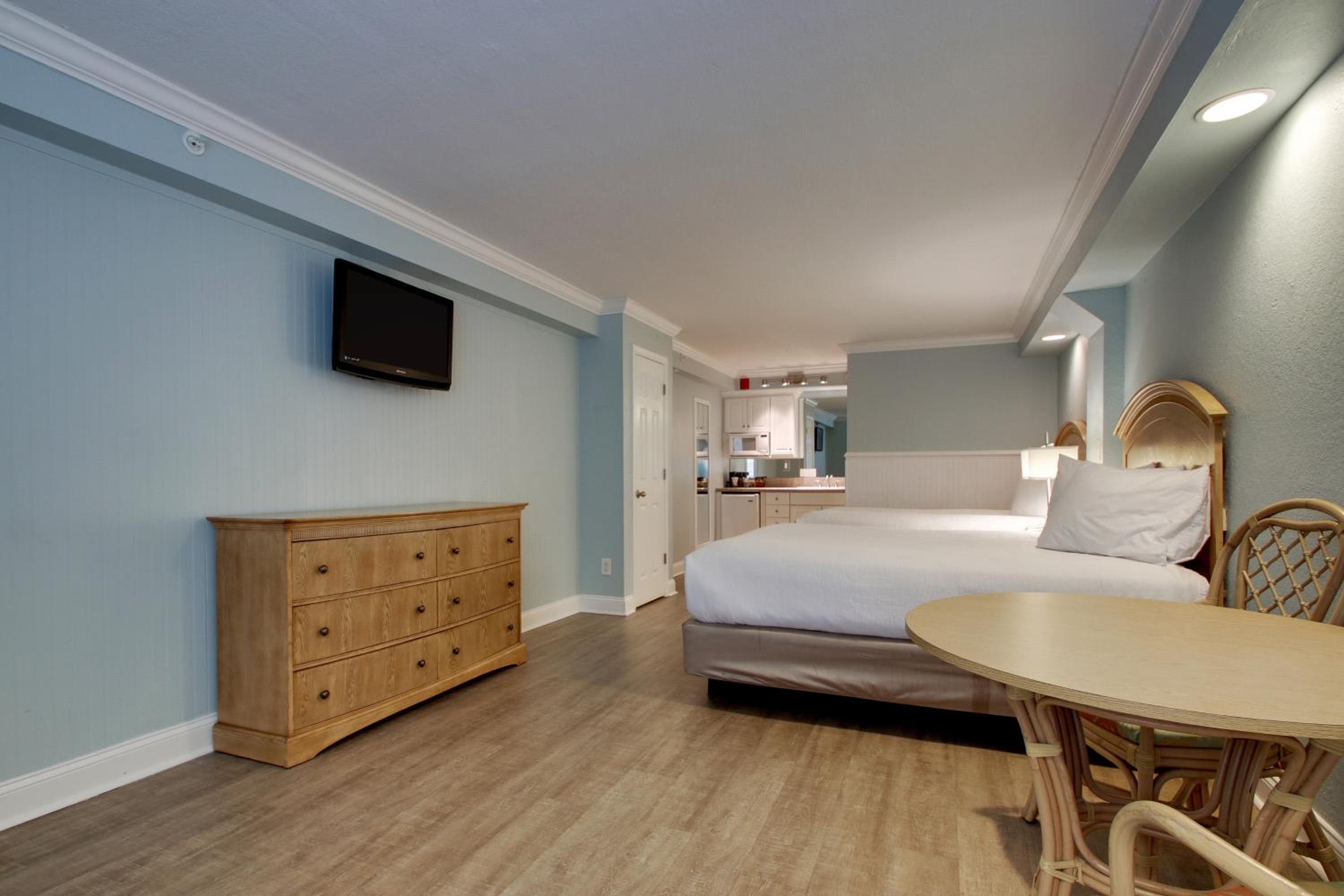 Islander Hotel & Resort