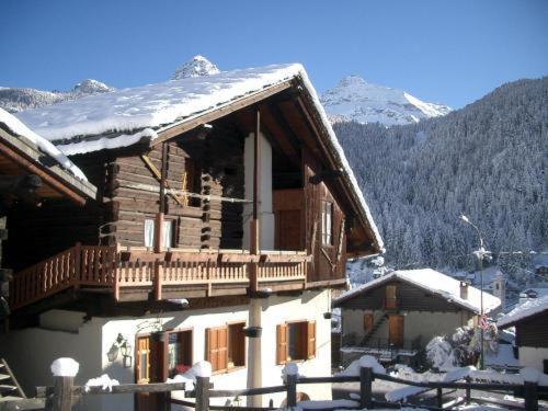 Le Vieux Rascard Chambres d'Hotes view 2