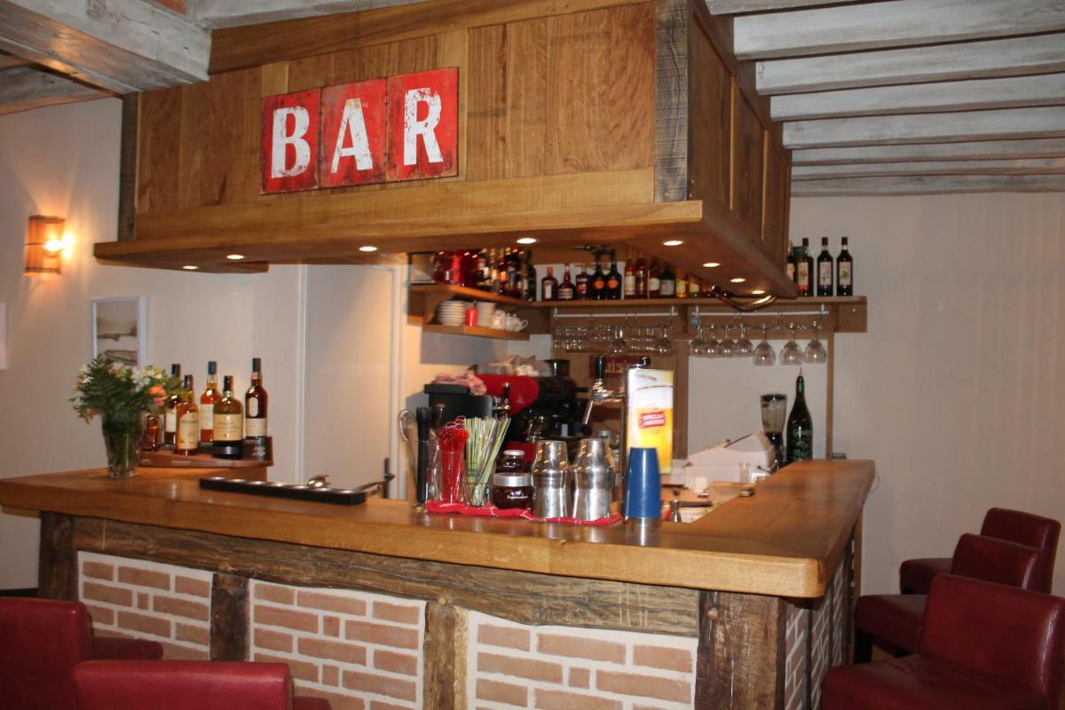 Photo 8