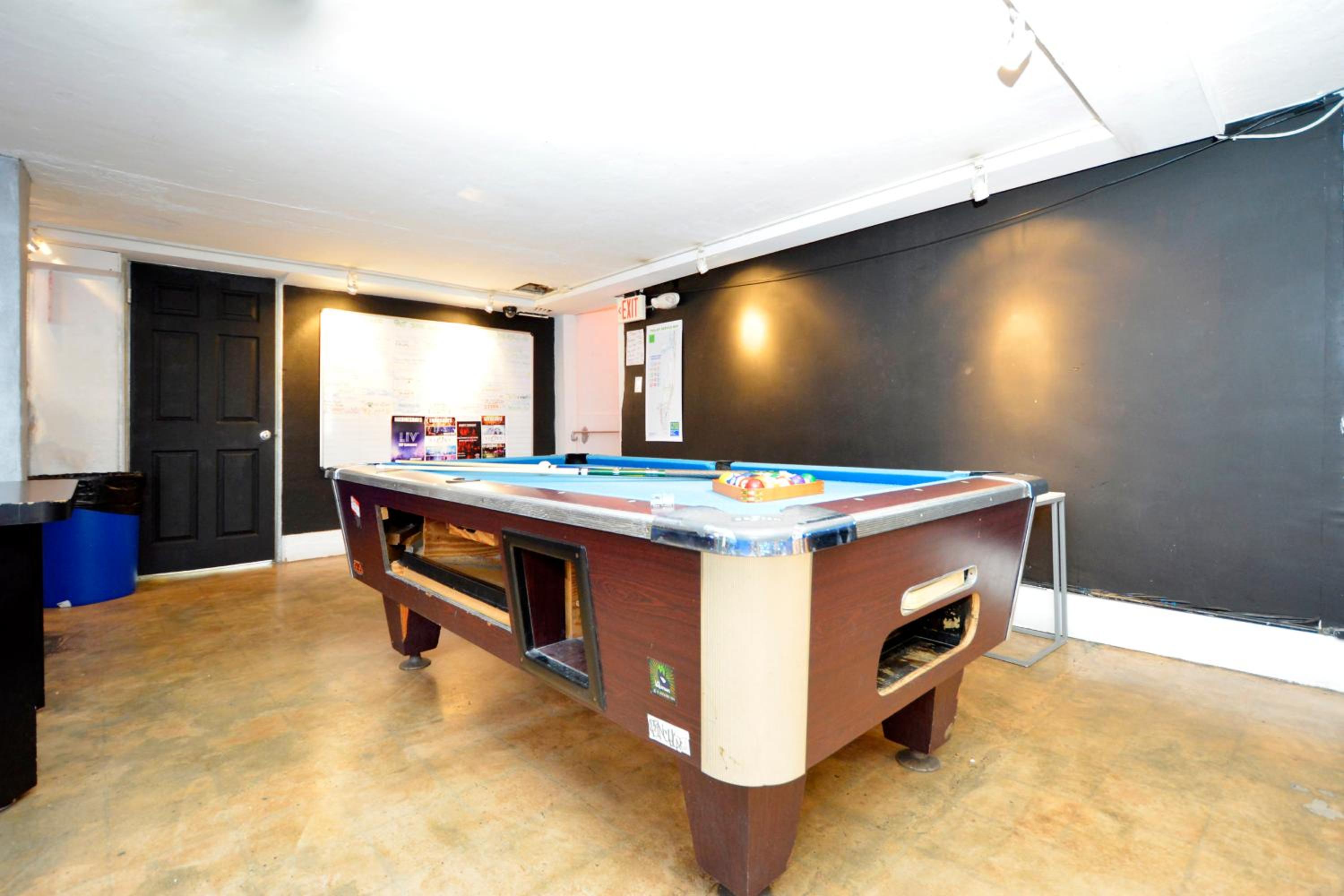 South Beach Rooms and Hostel