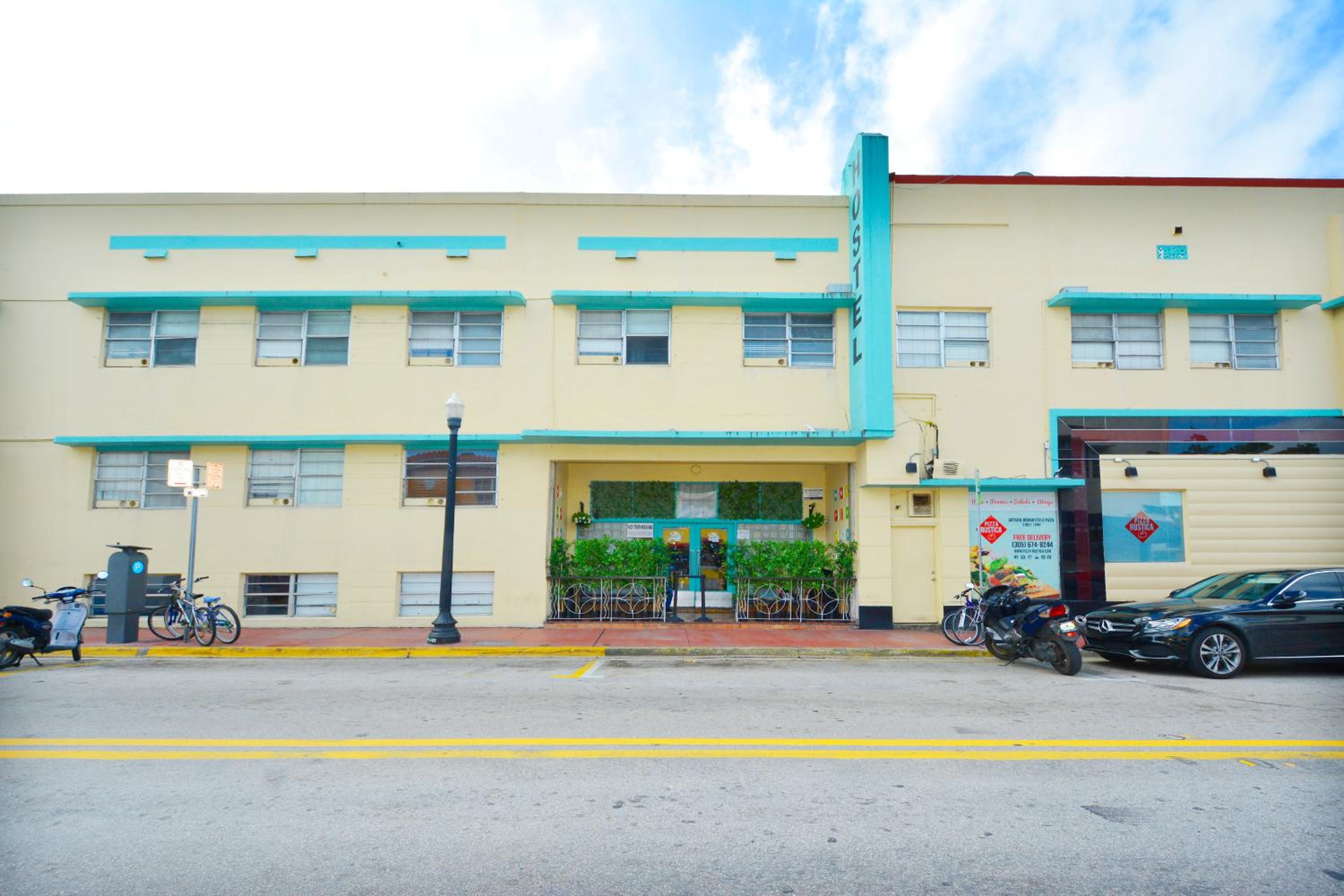 South Beach Rooms and Hostel