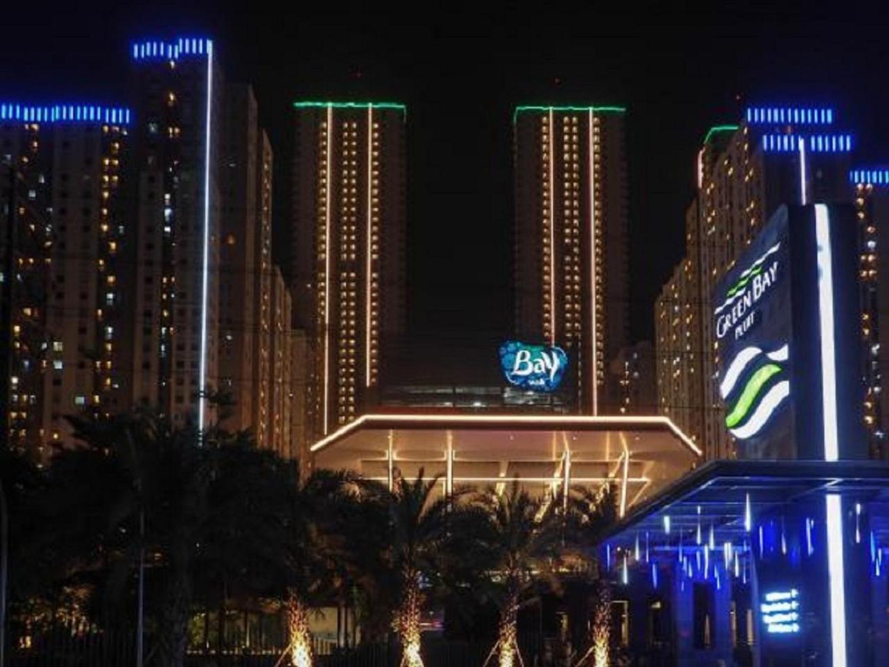 Green Bay Pluit Apartment - Indra