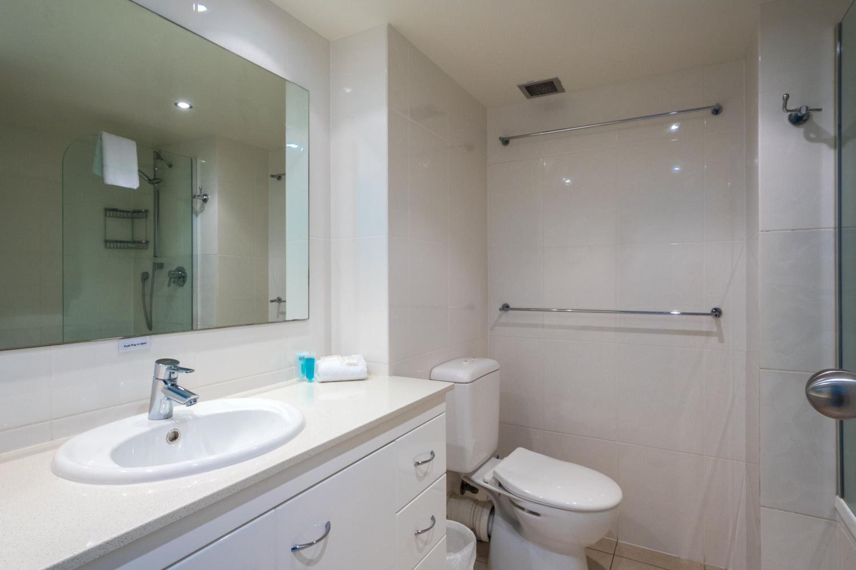 Breakers North Absolute Beachfront Apartments - Official