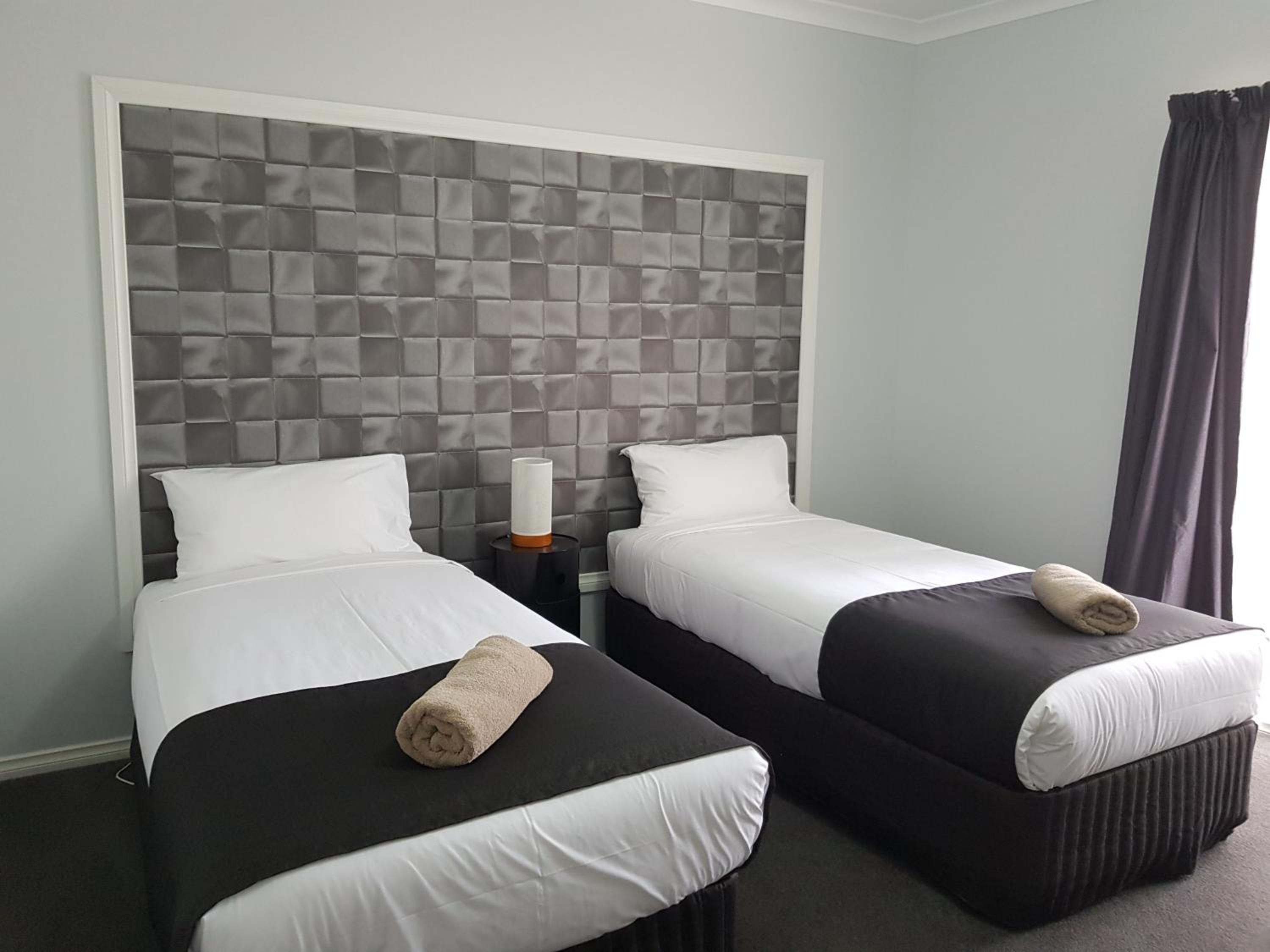 Golden Reef Motor Inn