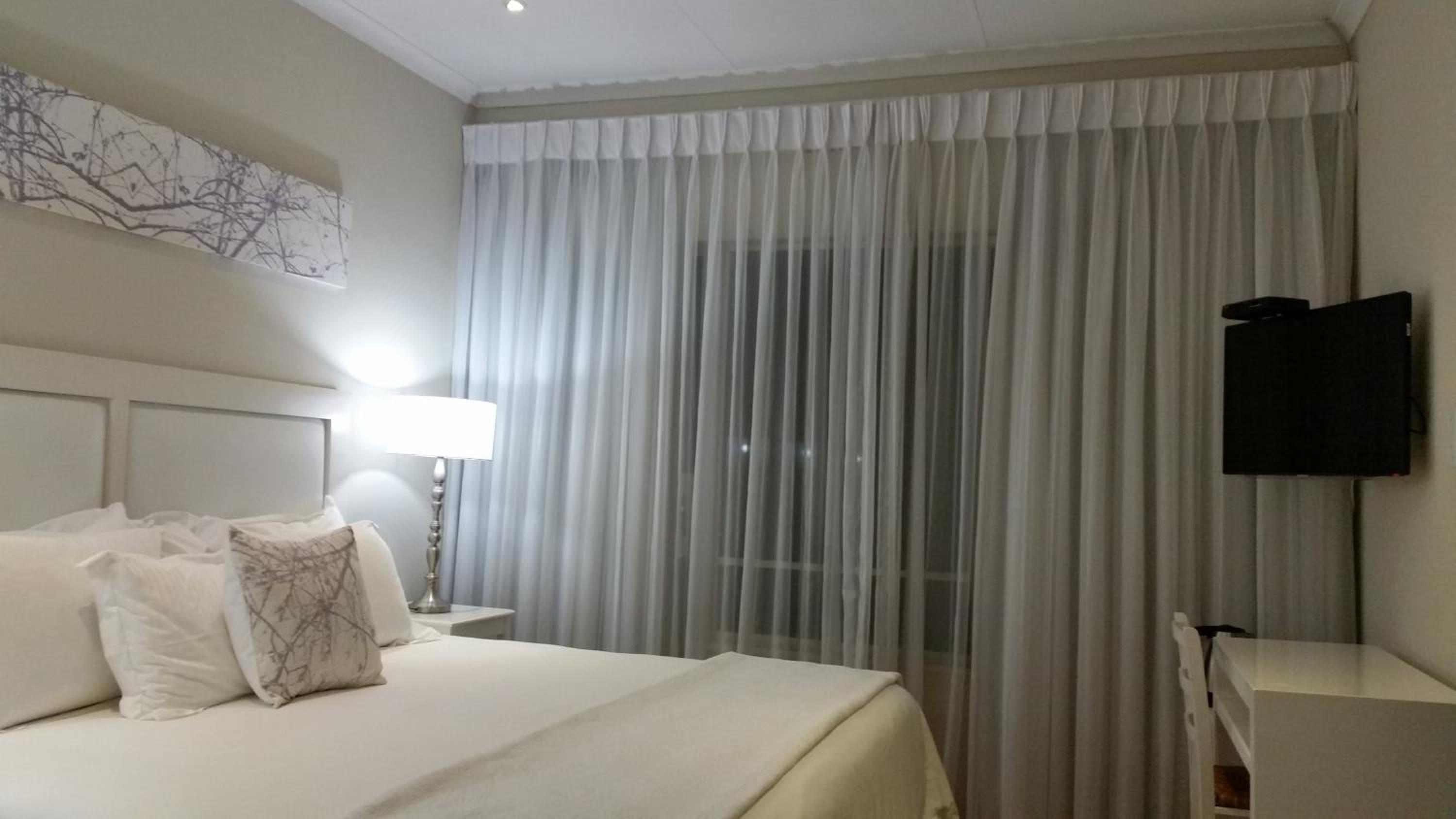 Rosebank Lodge Guesthouse by Claires