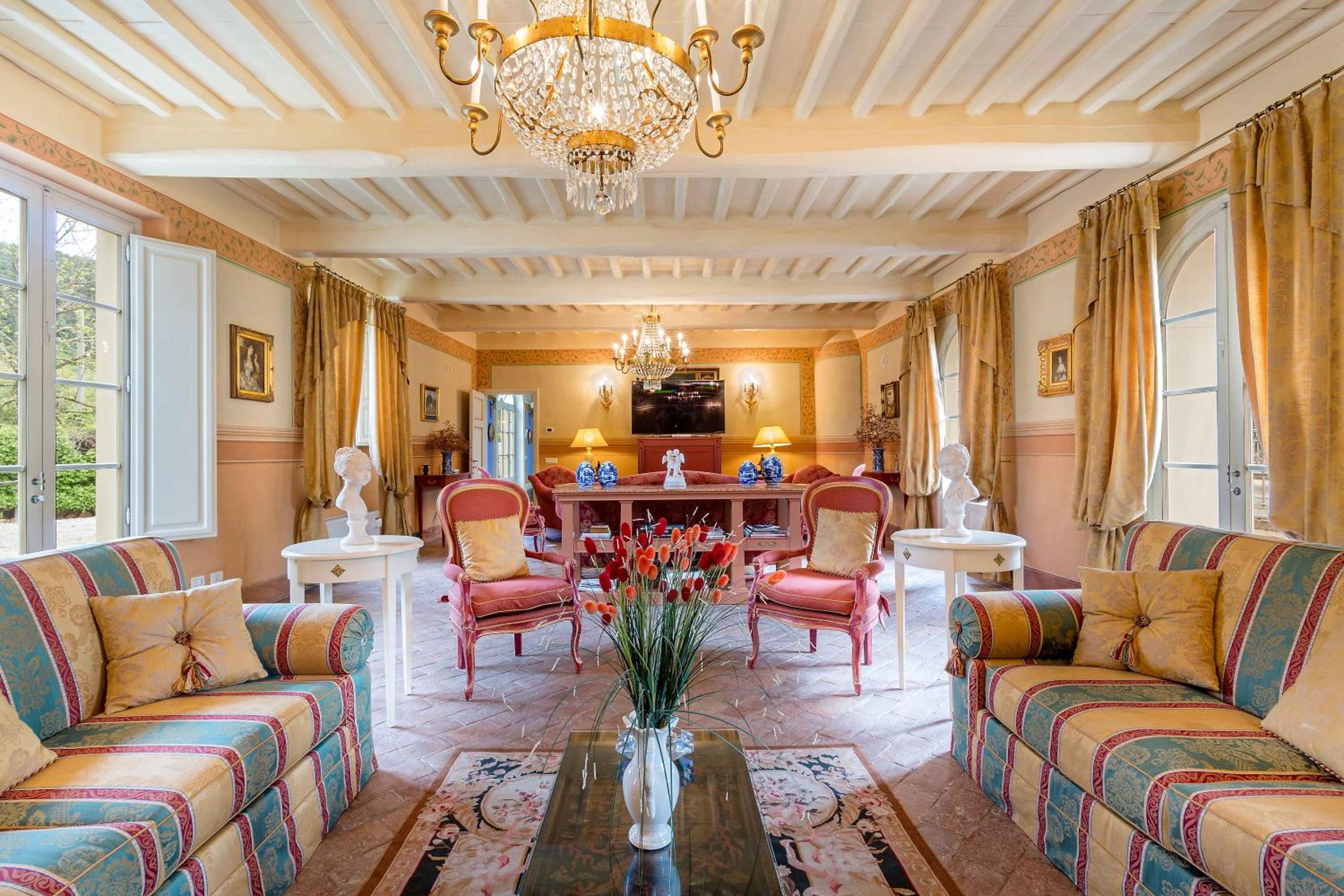 Coselli 's Collection. Luxury Villas Rental