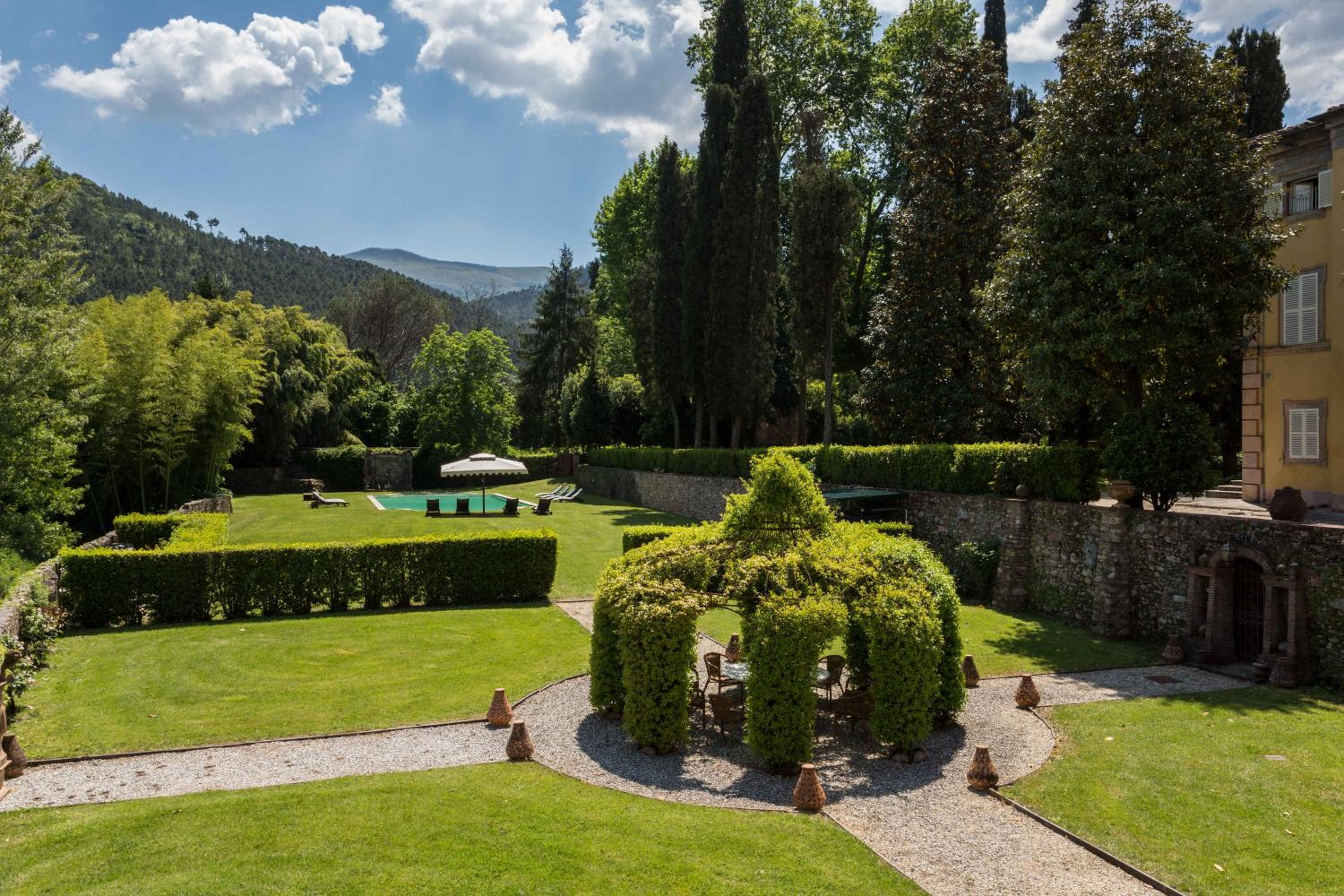 Coselli 's Collection. Luxury Villas Rental