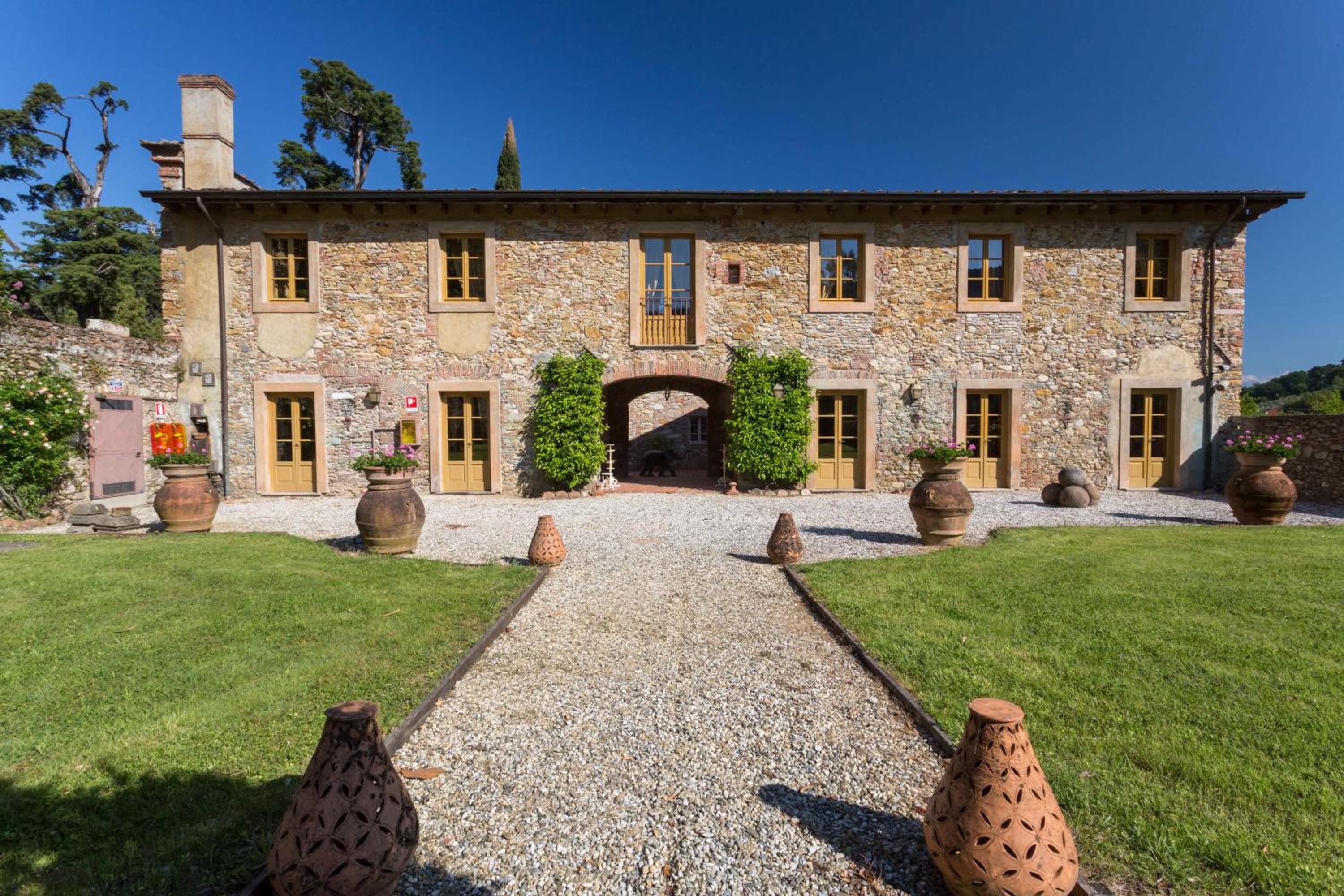 Coselli 's Collection. Luxury Villas Rental