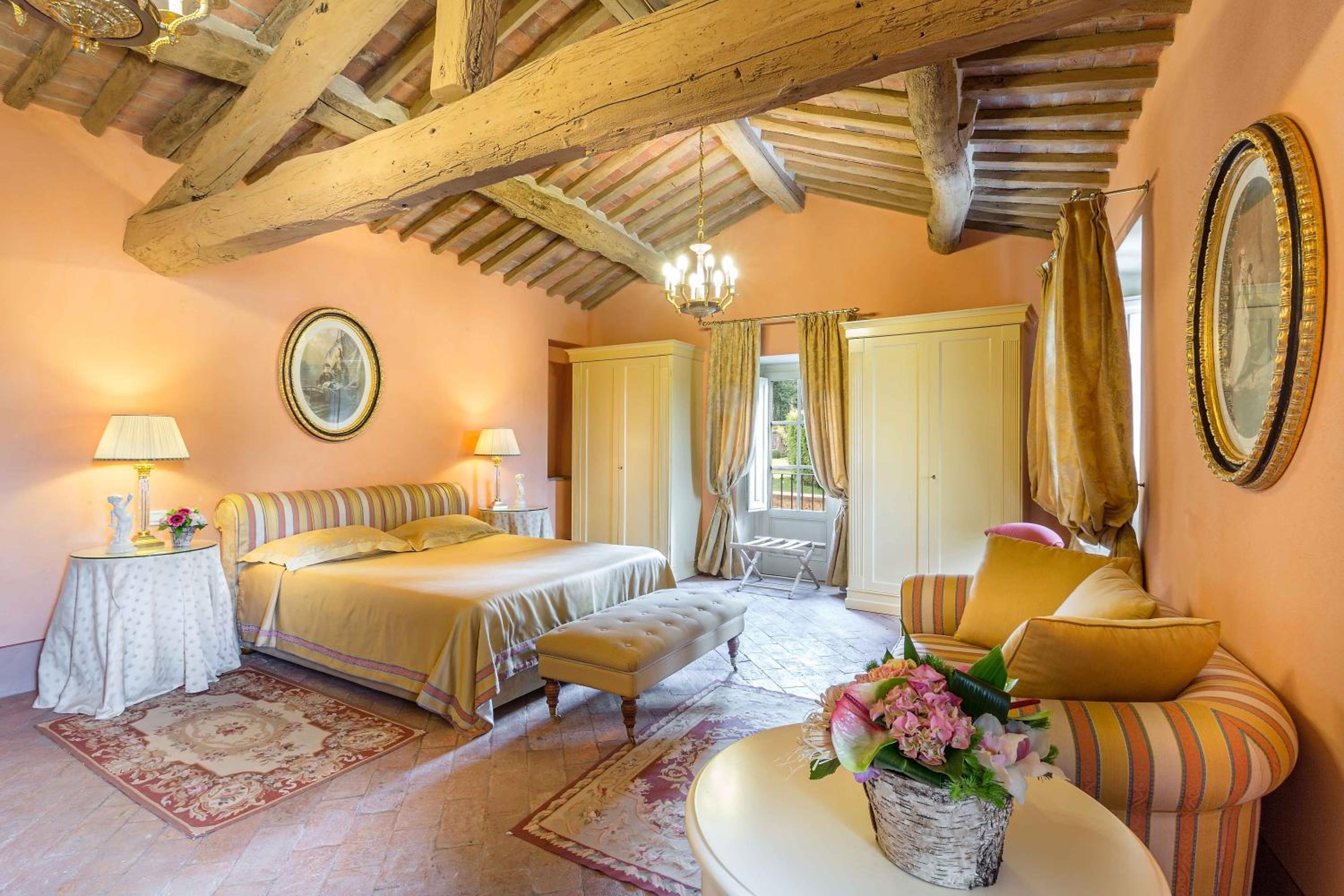Coselli 's Collection. Luxury Villas Rental