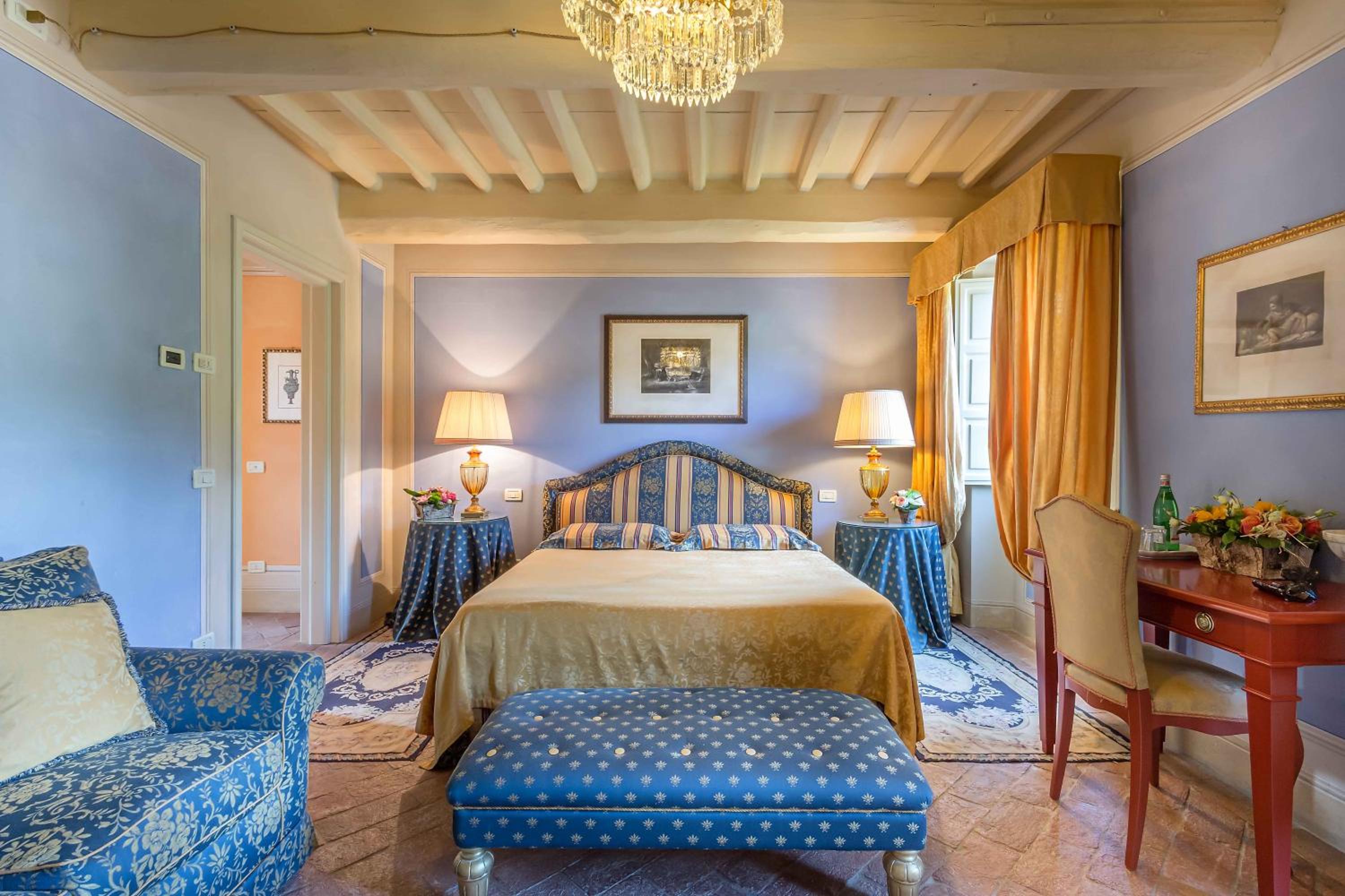 Coselli 's Collection. Luxury Villas Rental