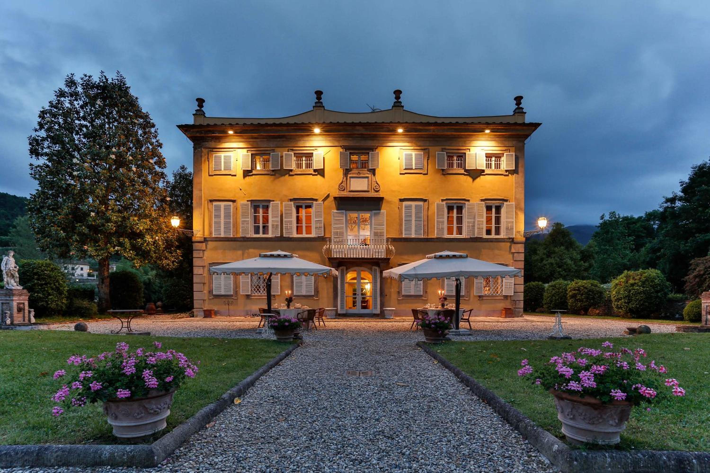 Coselli 's Collection. Luxury Villas Rental