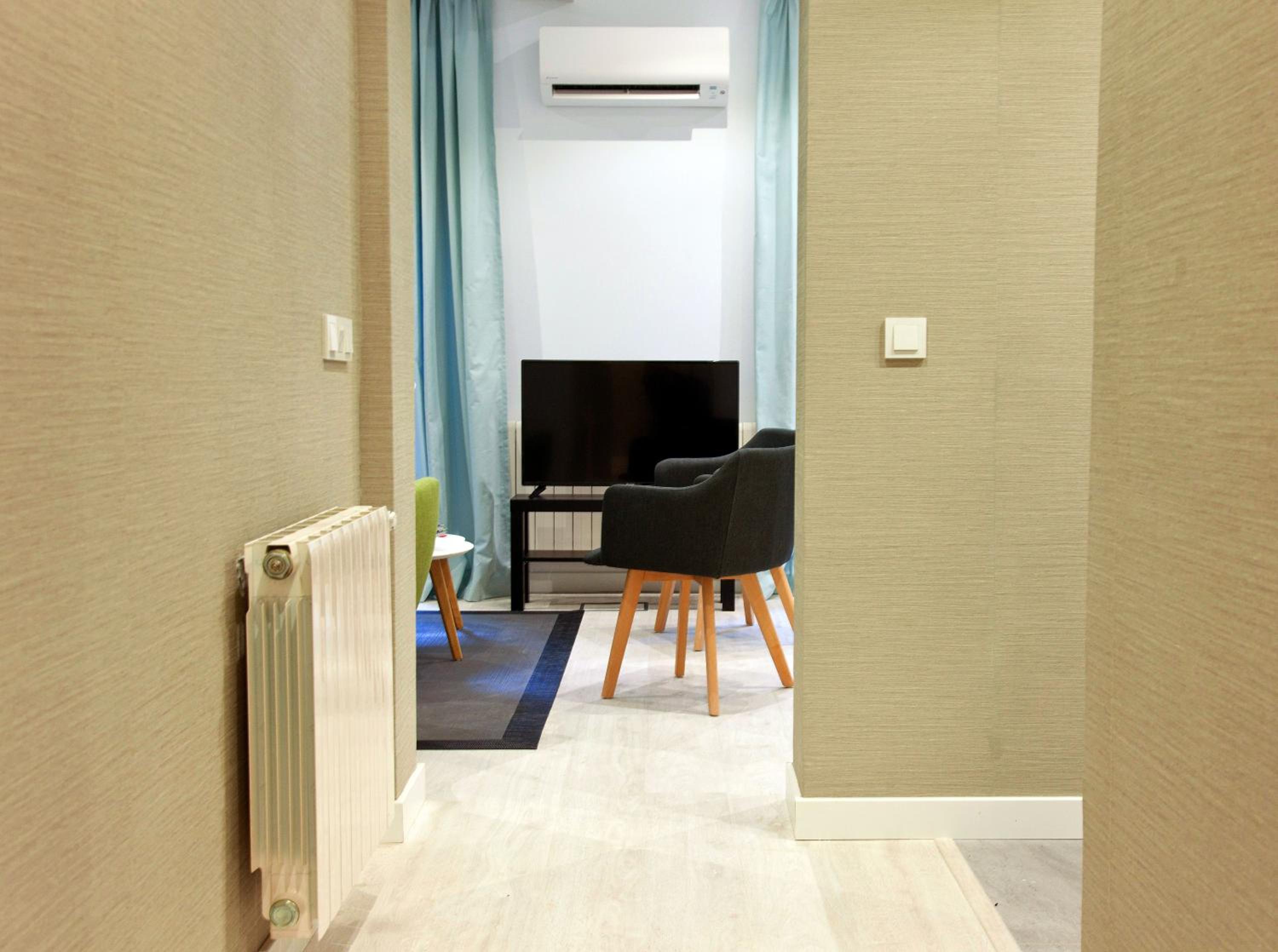 Feelathome Madrid Suites Apartments