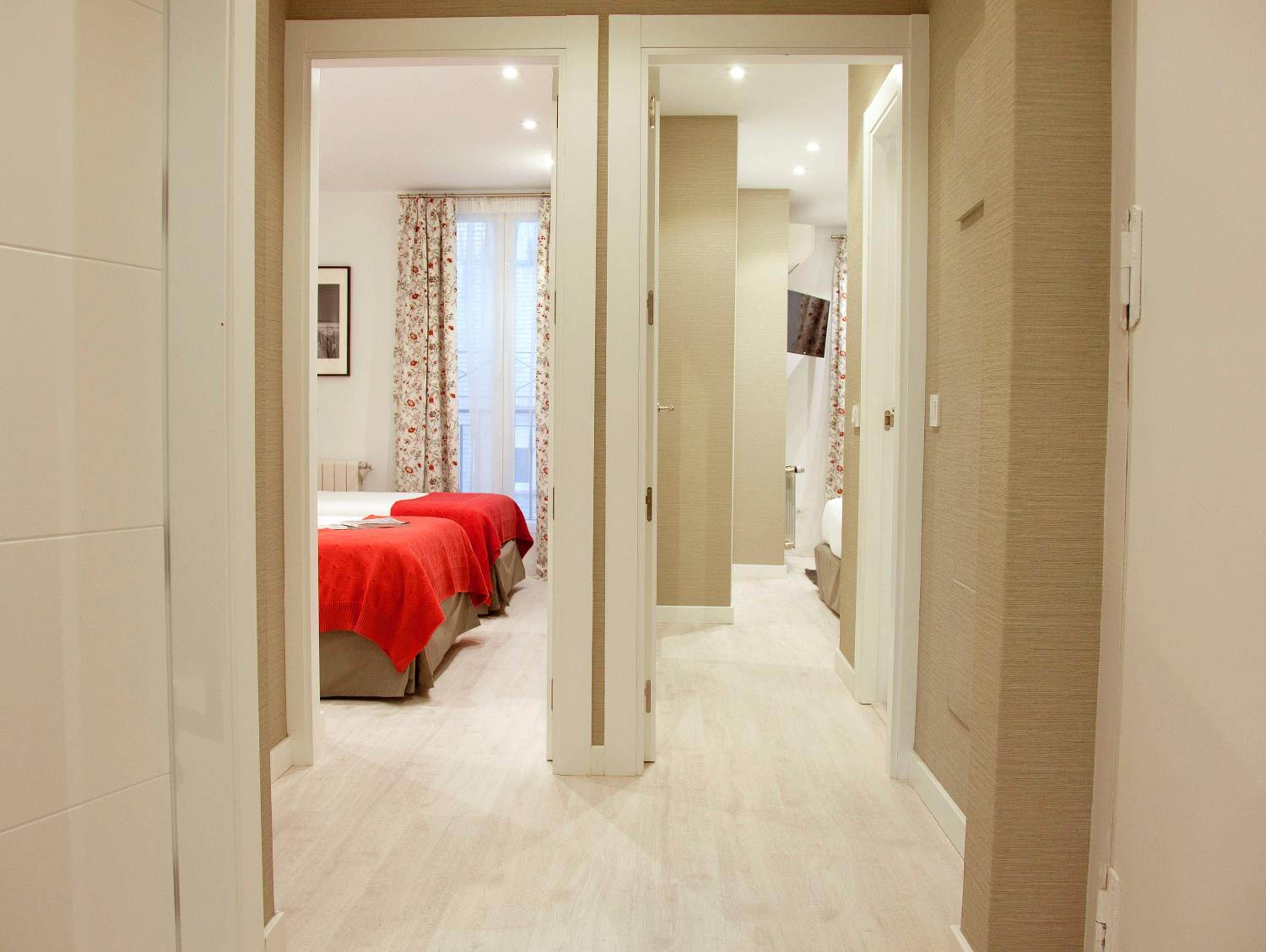 Feelathome Madrid Suites Apartments