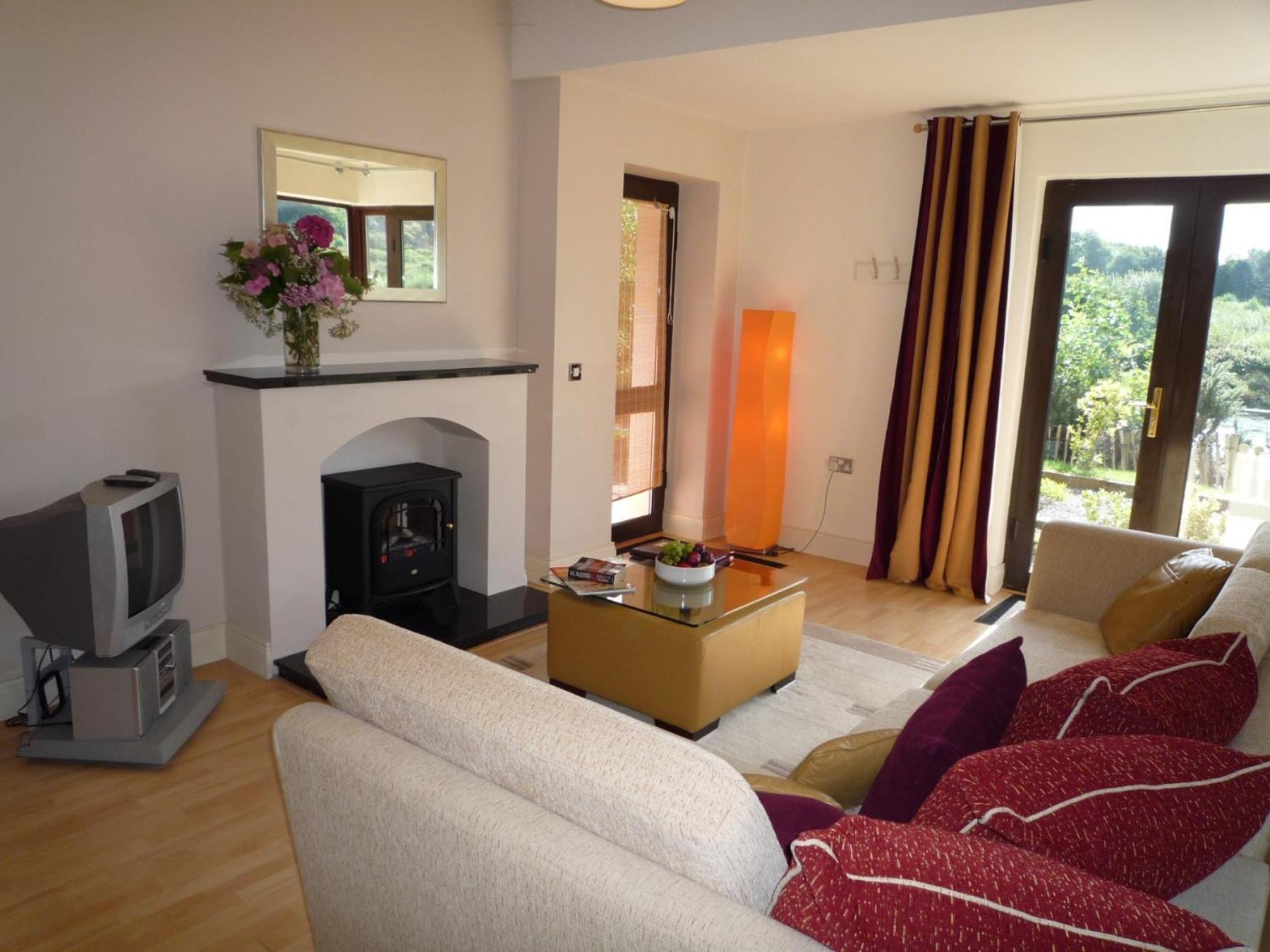 Grove Lodge Holiday Homes 2 Bed by Trident Holiday Homes view 3