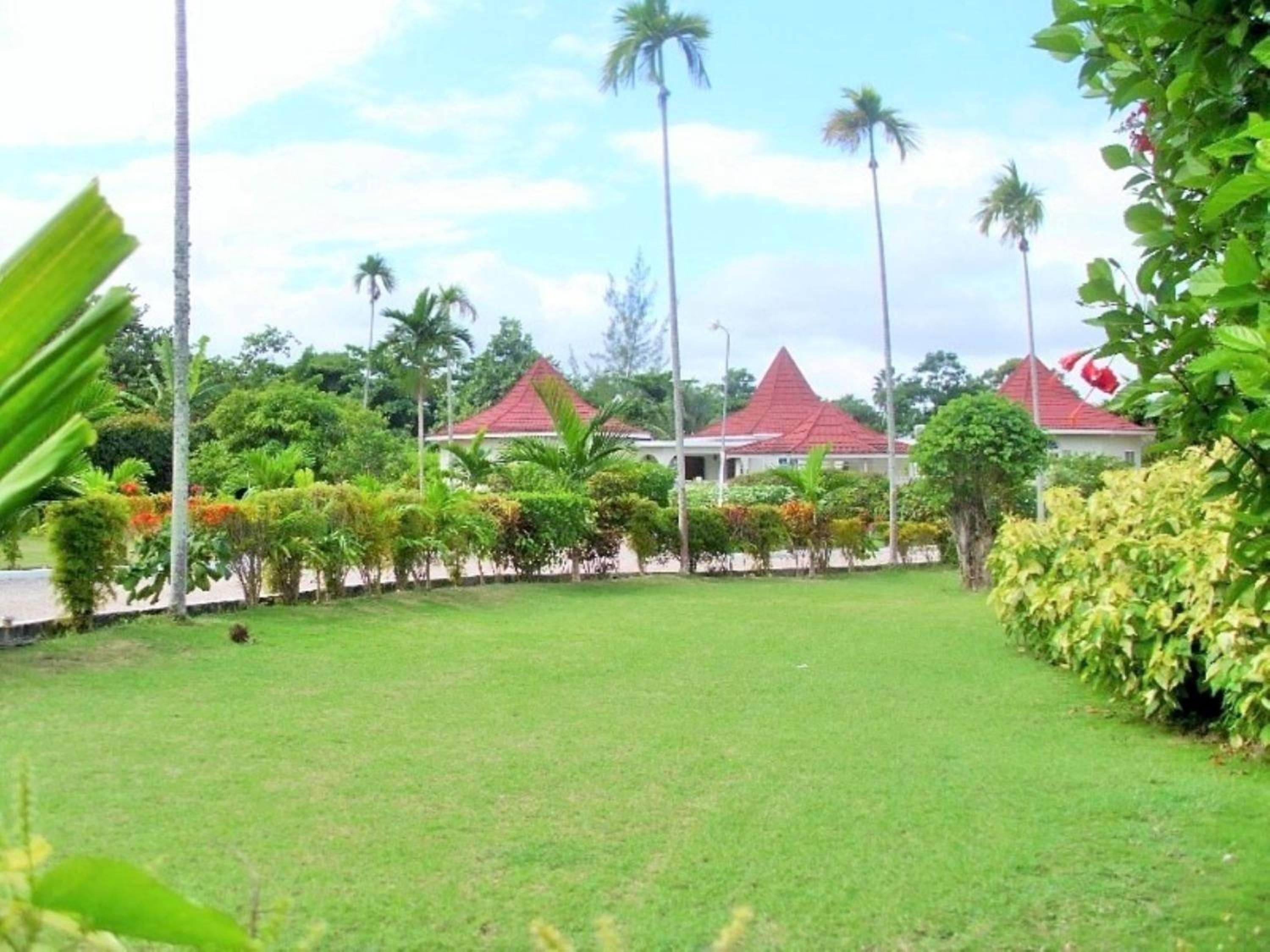 Whistling Villa Runaway Bay view 4