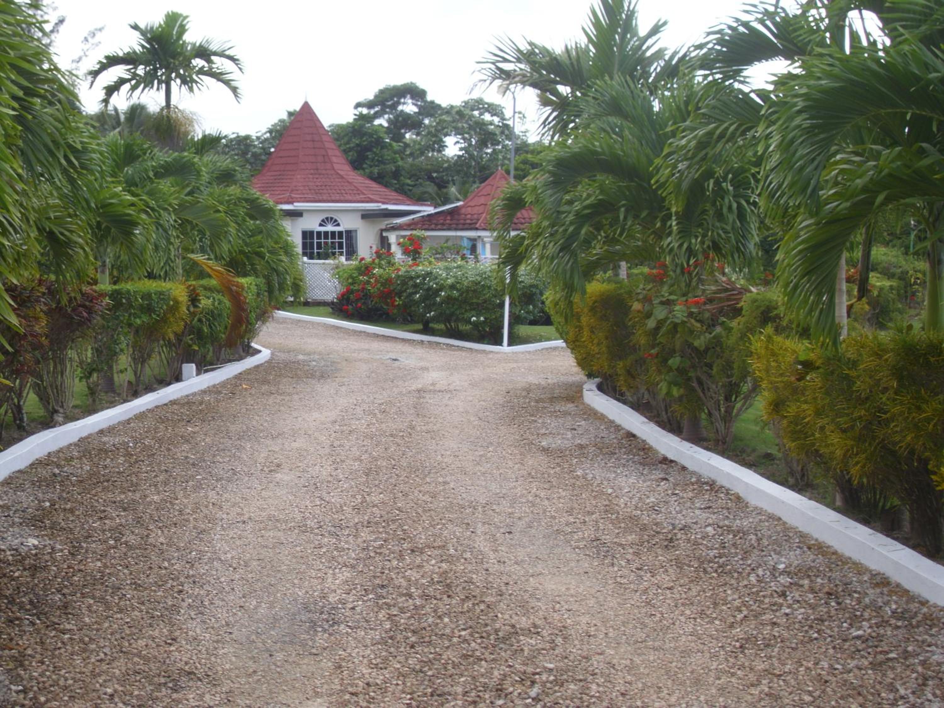 Whistling Villa Runaway Bay view 5