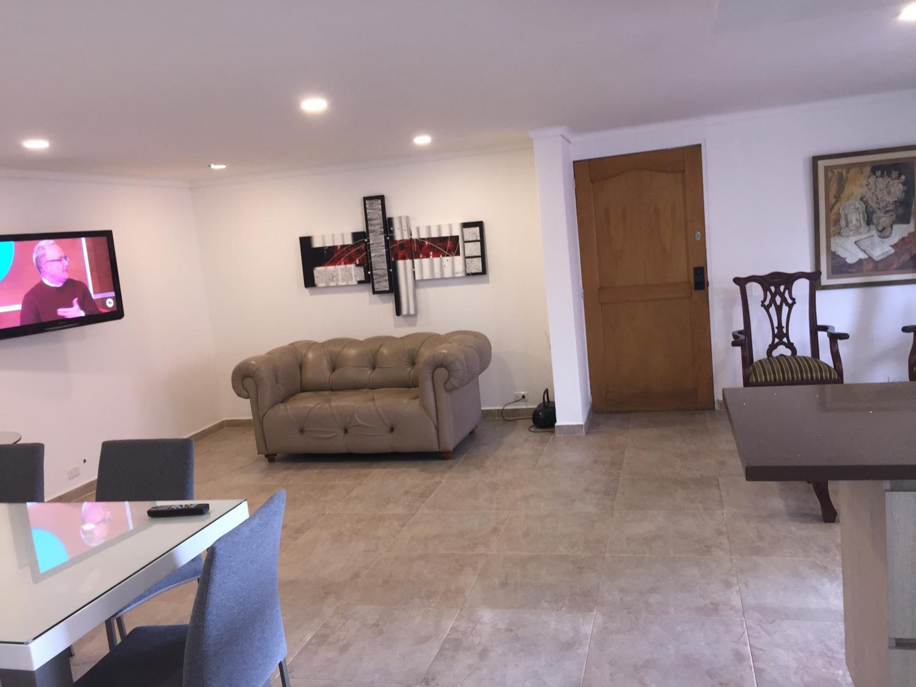 Apartamento cómodo , grande en Poblado Medellín