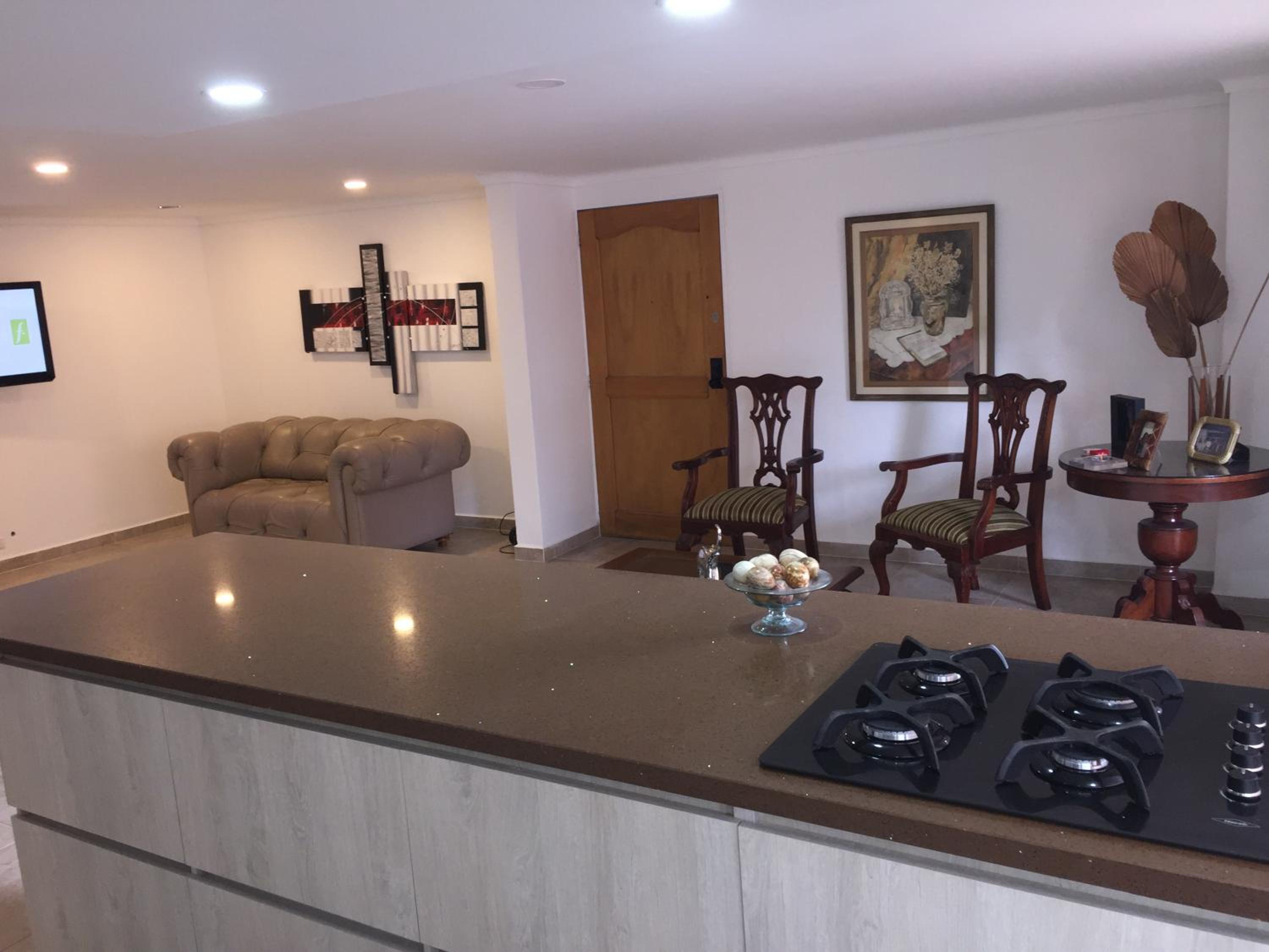 Apartamento cómodo , grande en Poblado Medellín