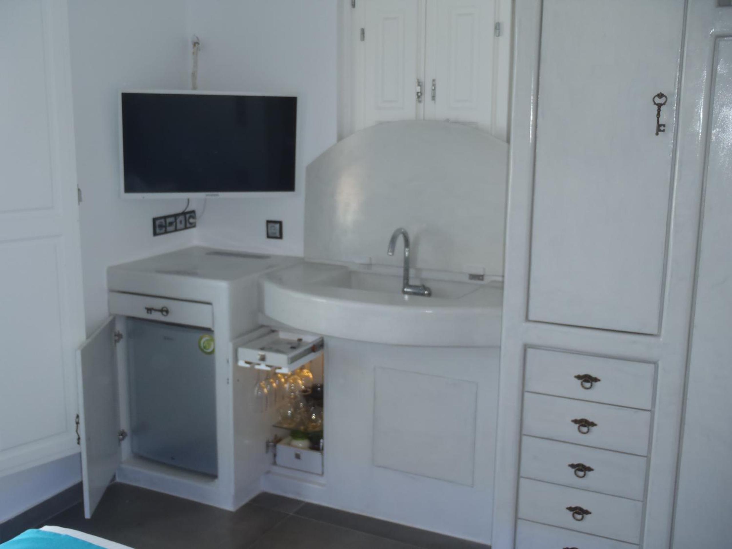 Santoxenia luxury villa