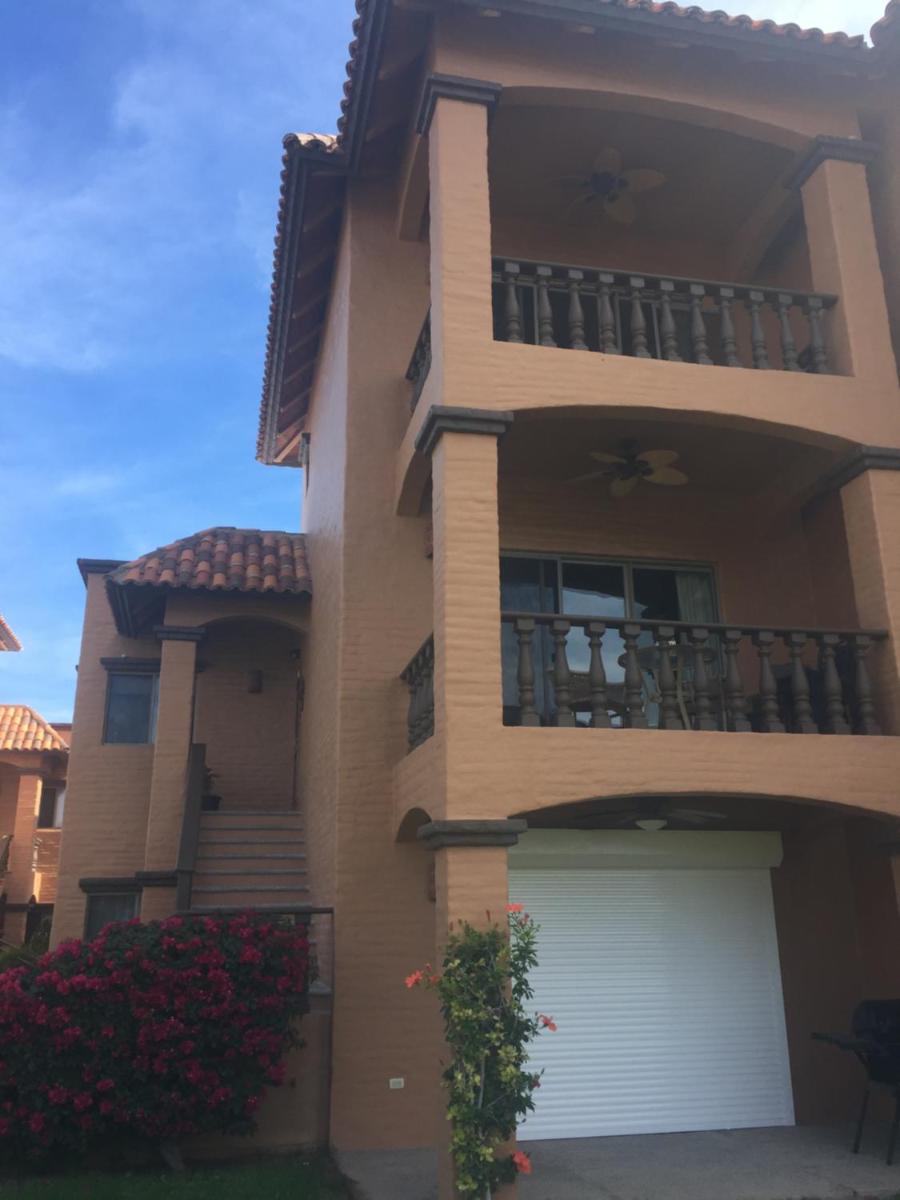 Condominio en Bahia Delfin view 2