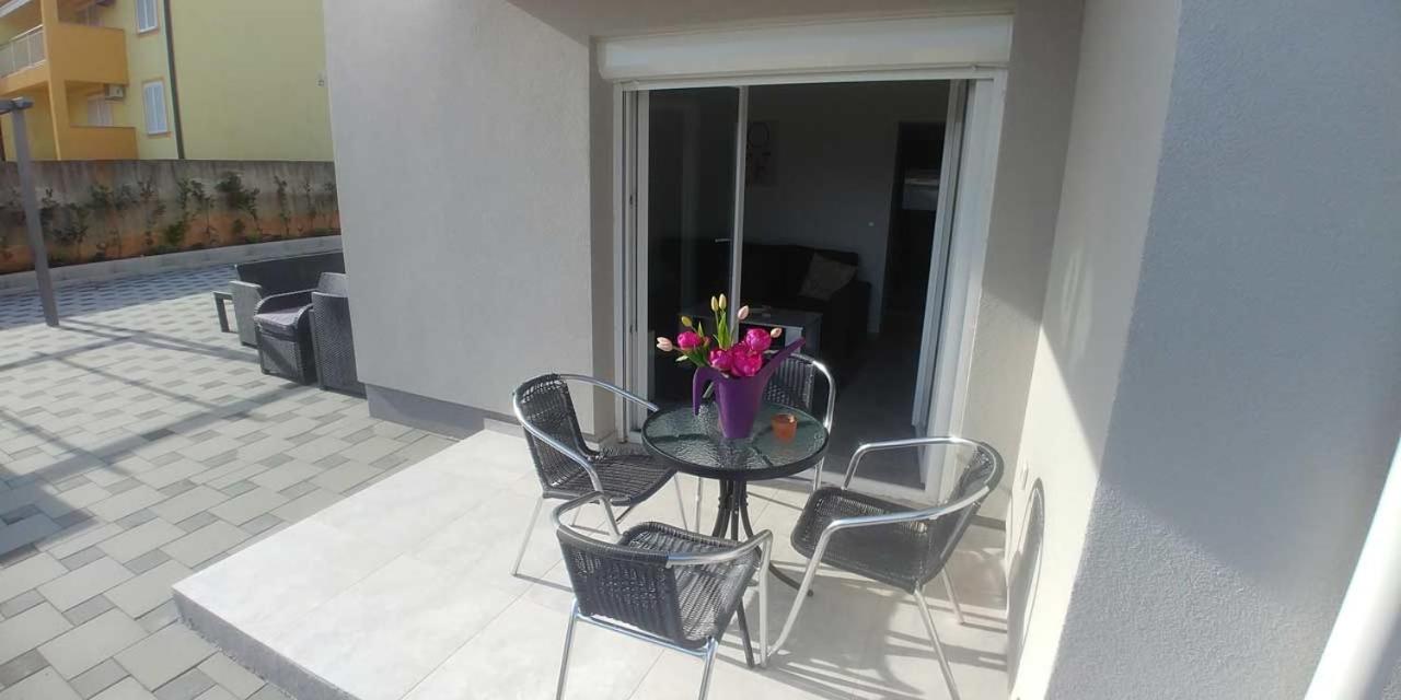 Photo 49