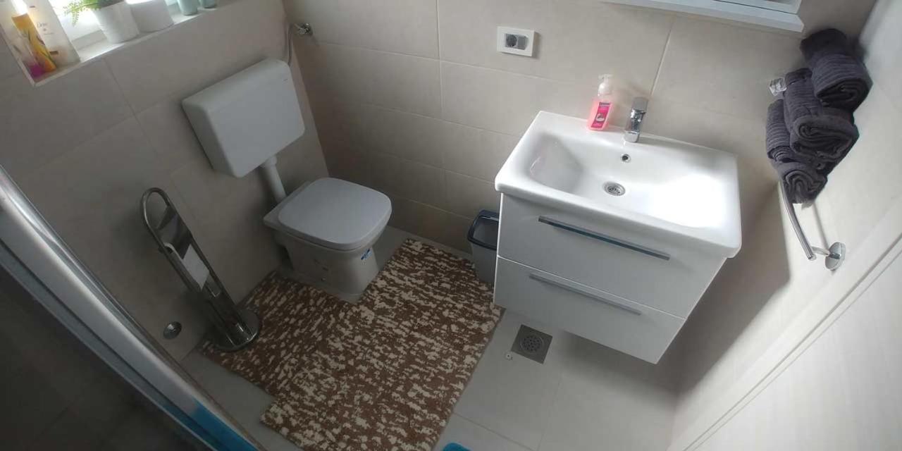 Photo 100
