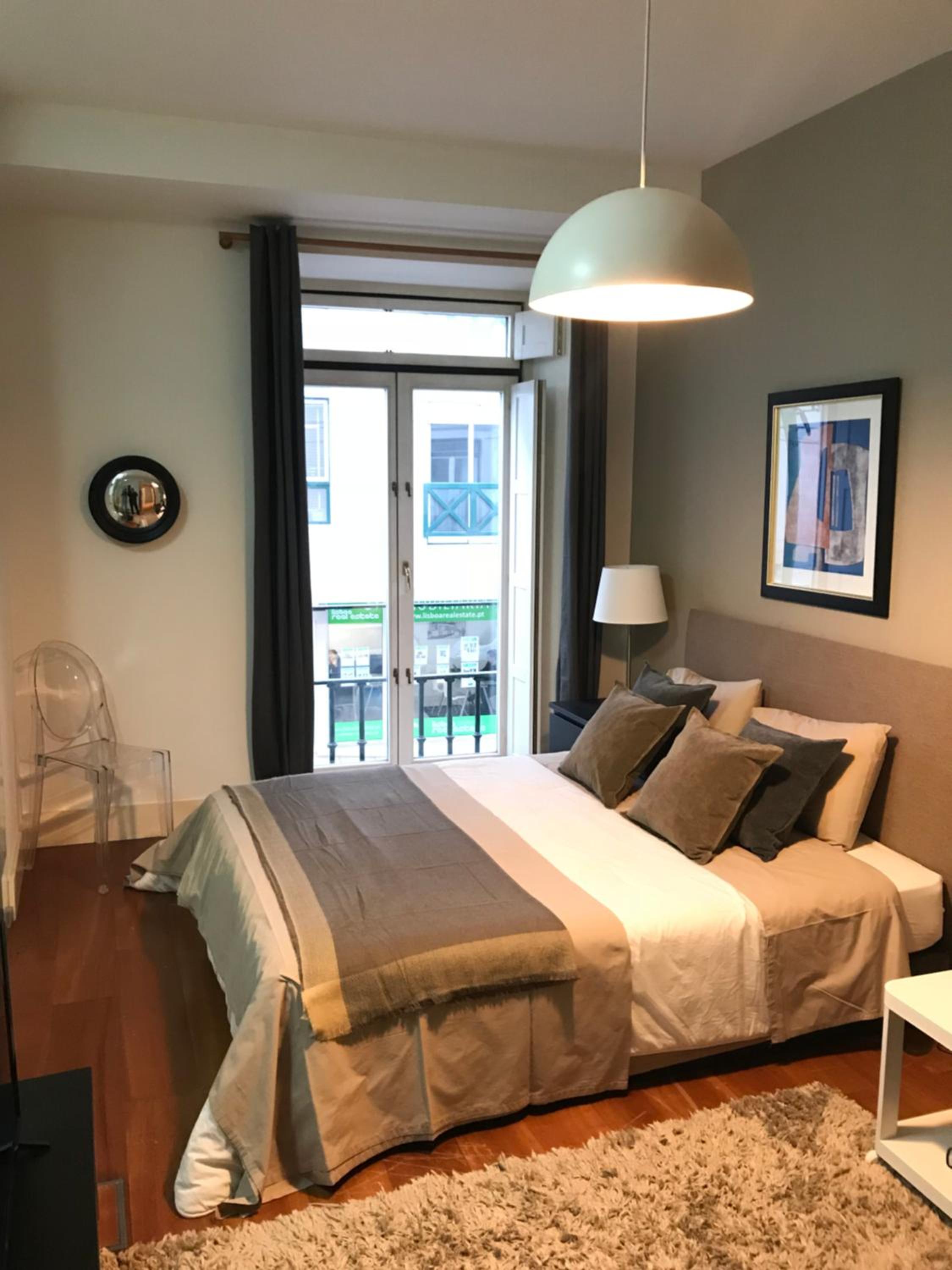 Lisbon Downtown Apartment Free Parking view 5