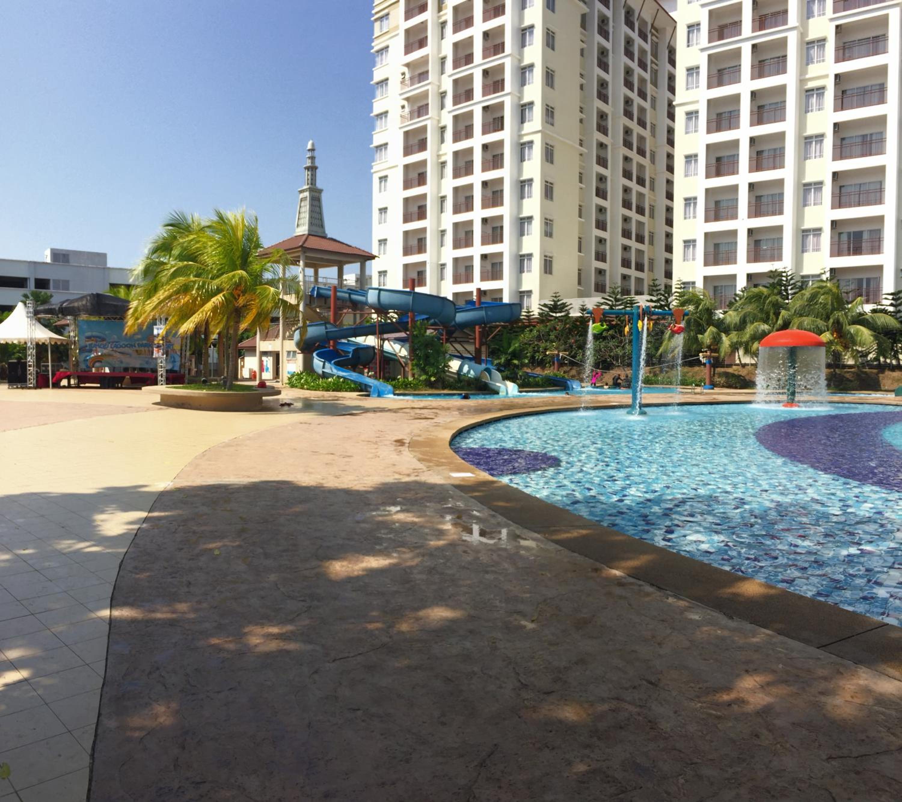 Homestay at Lagoon Park Resort