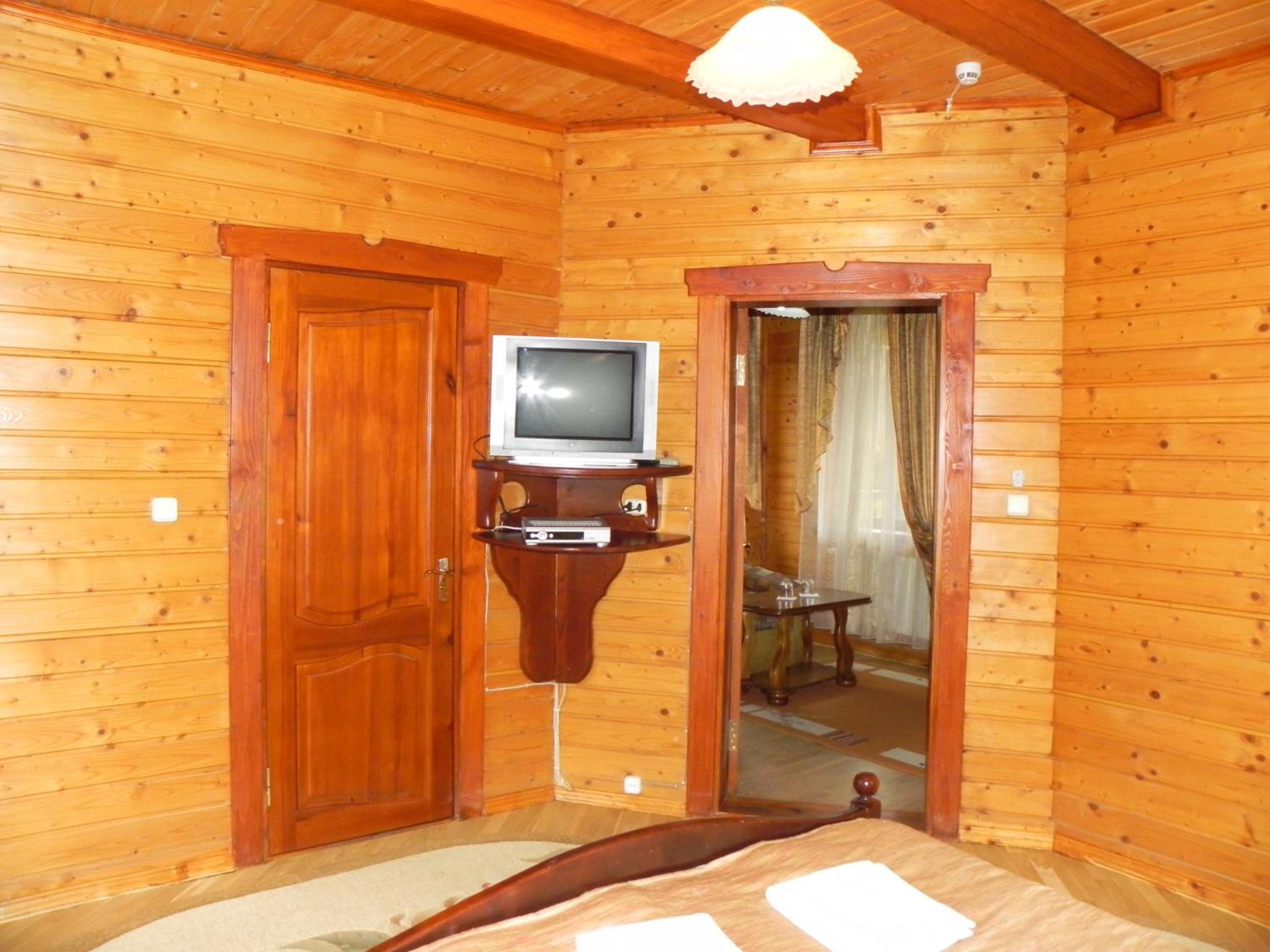 Hotel and restaurant complex Skolmo