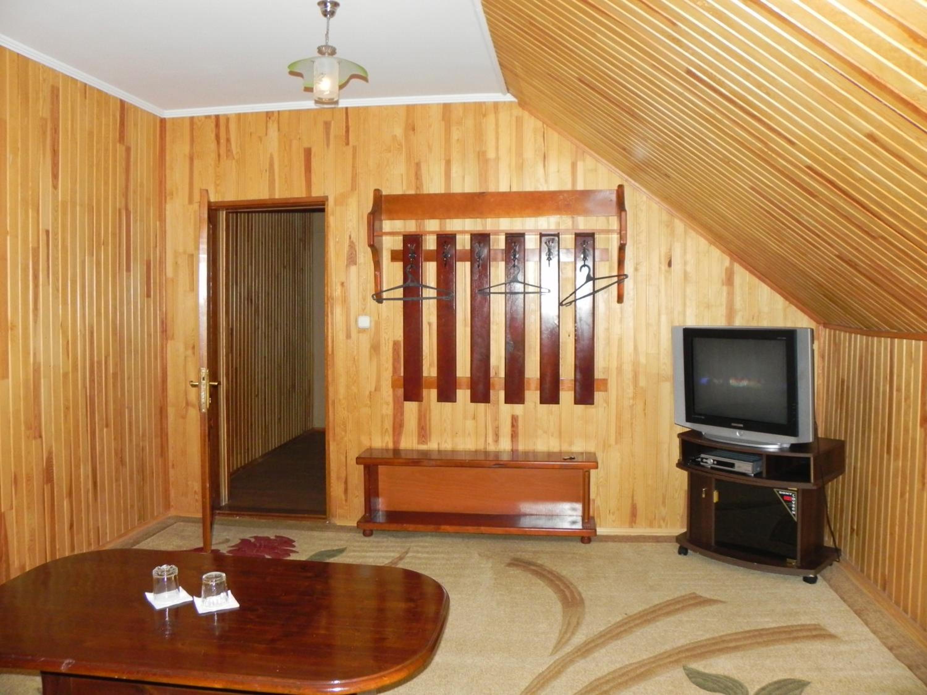 Hotel and restaurant complex Skolmo