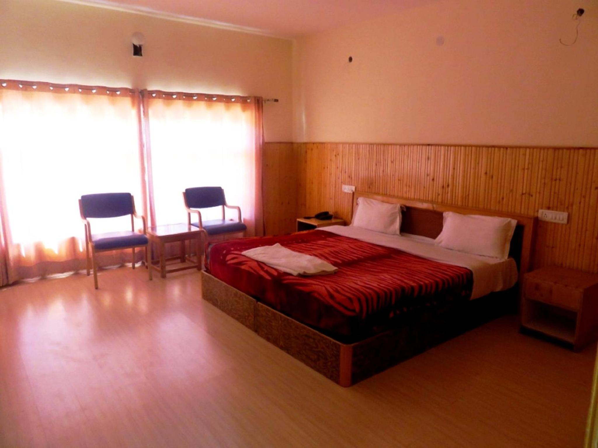 Hotel Abu Palace view 4