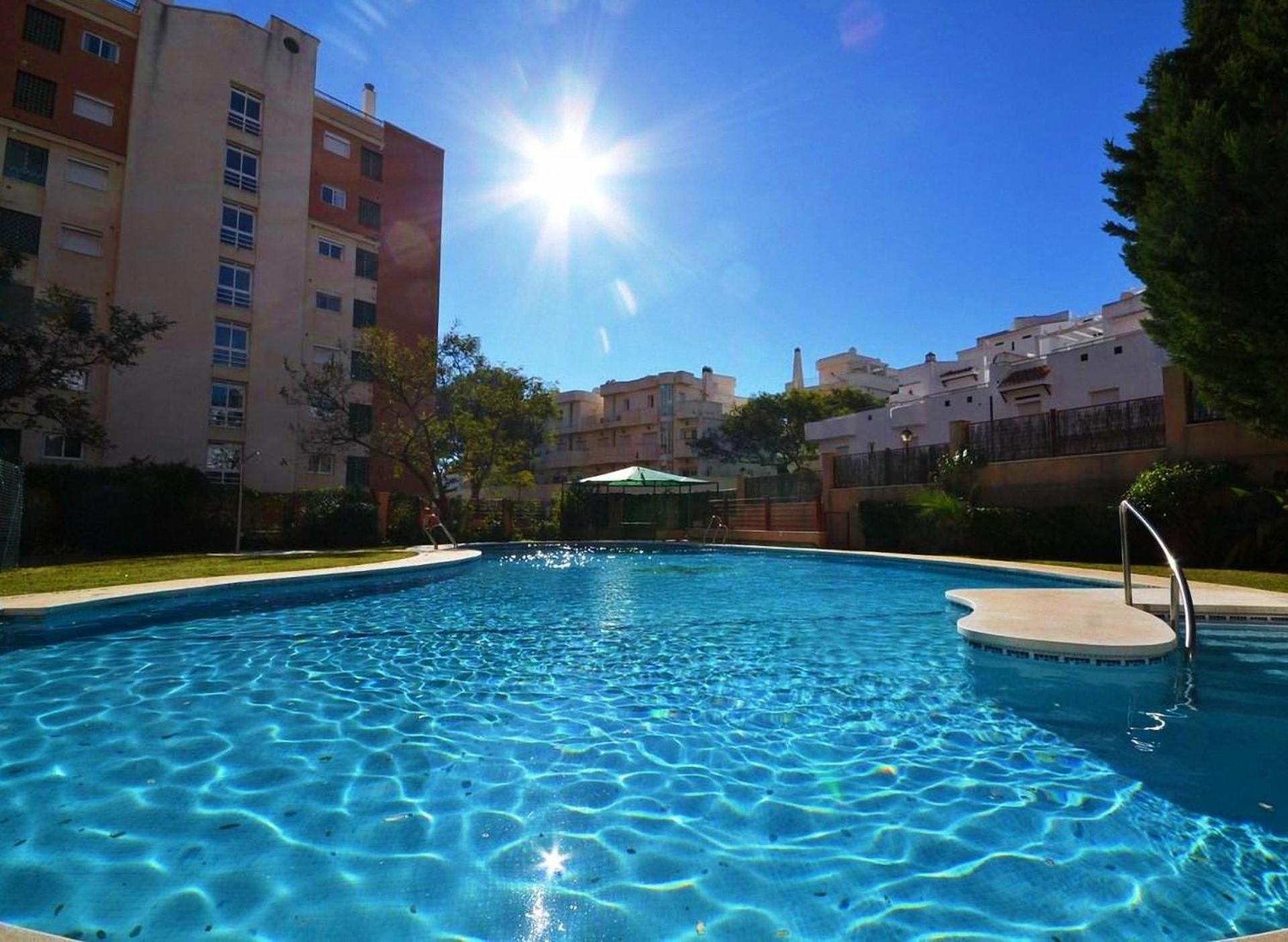 Hotel Apartamento en Fuengirola - Image 1