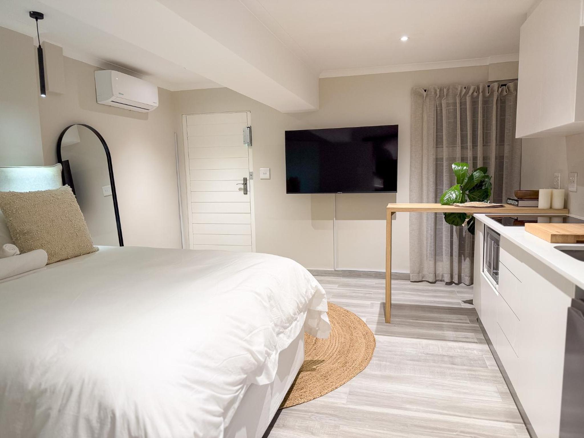 Walk to Promenade, Stylish Secure 1BR!5mins Beach