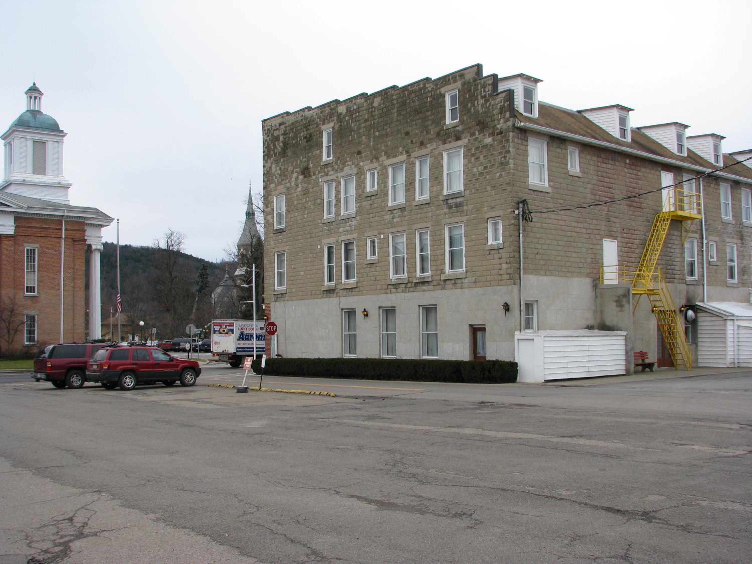 Old National Hotel view 3