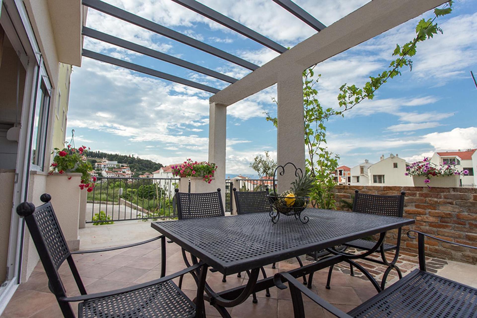 Villa Suzy Lux en Sutivan — balance & terrace