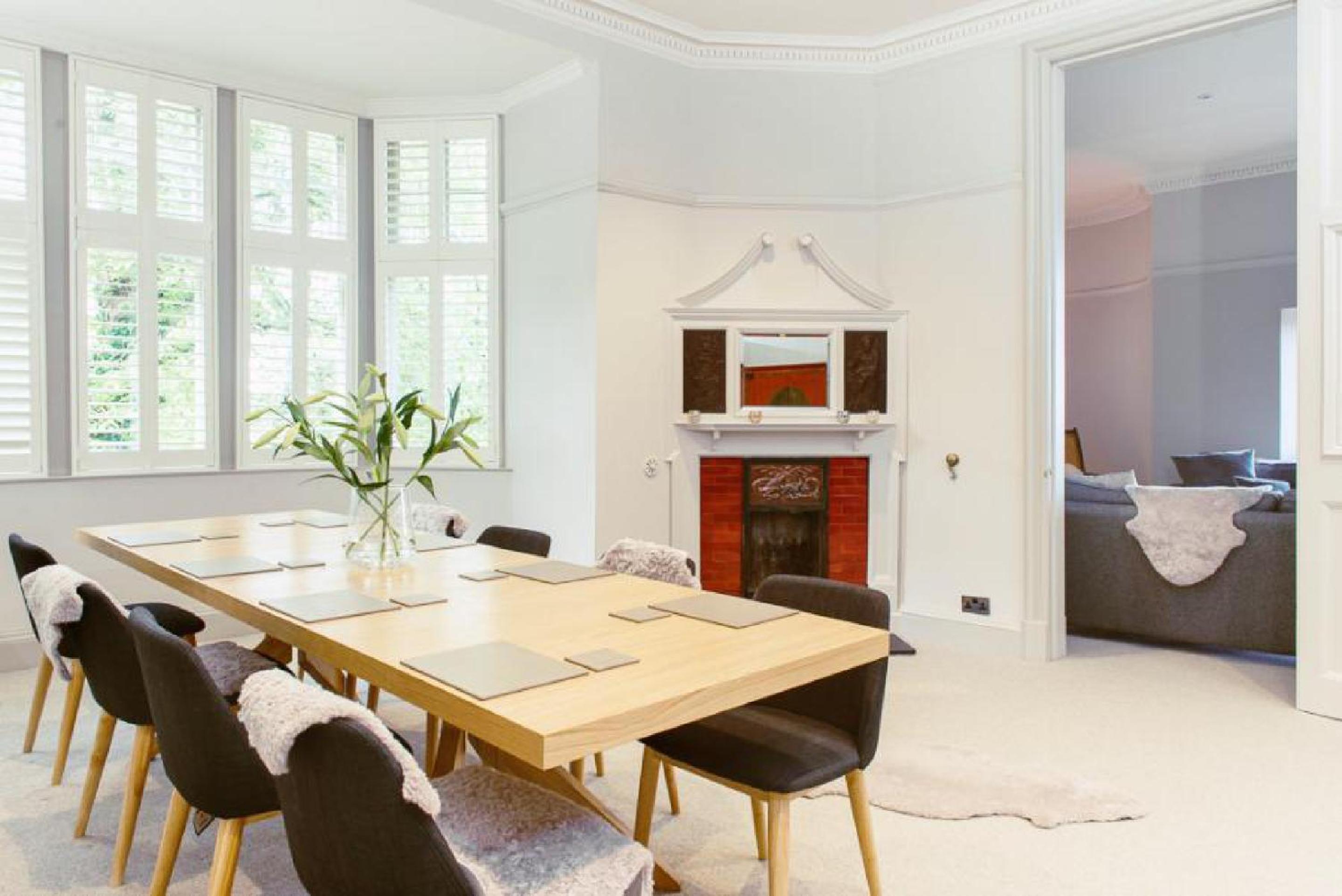 Ramsay Gardens - Grand 4-Bedroom Apartment Next To Castle view 2
